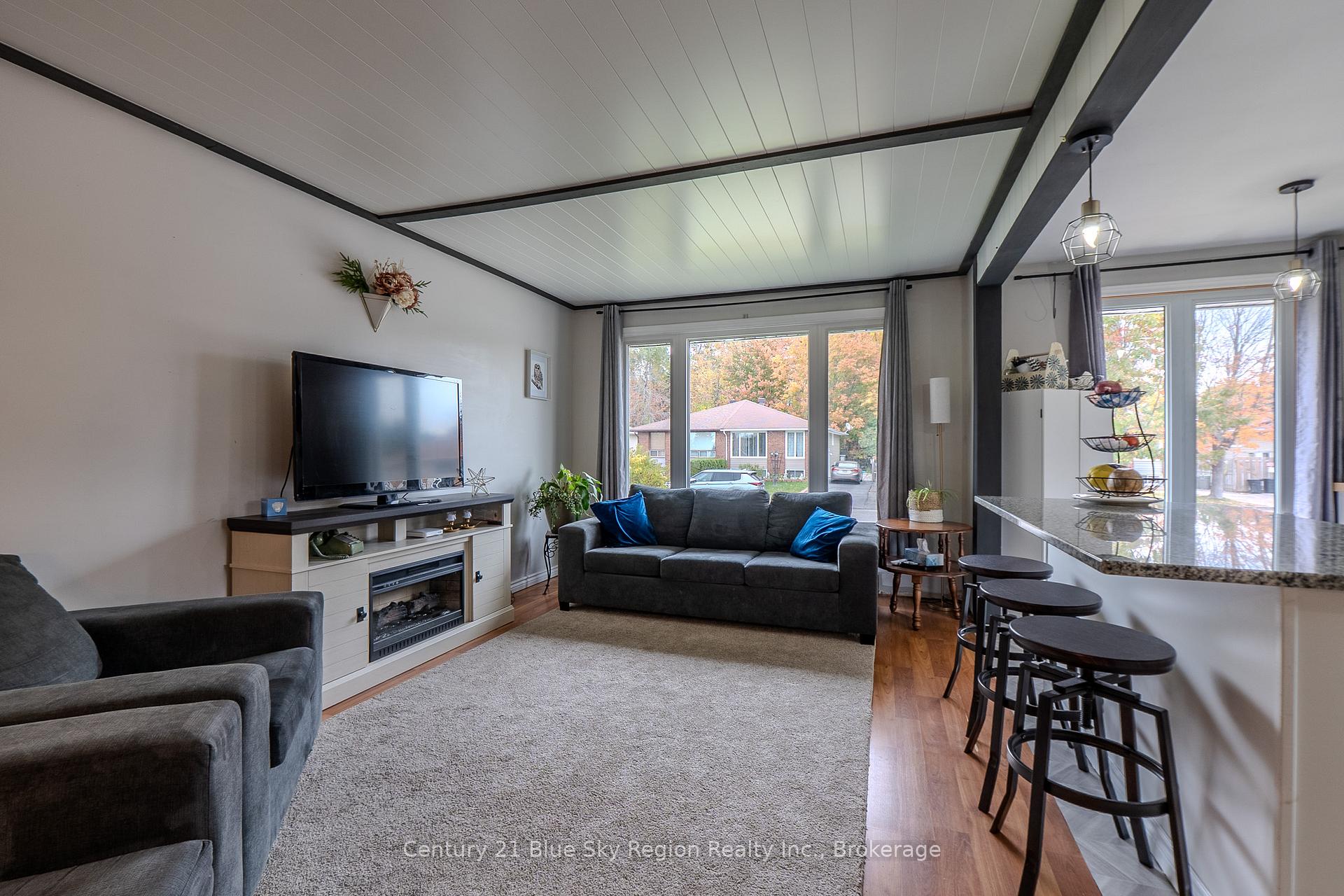 Photo 23 of 19 Massey Drive, North Bay, Ferris — HOMEH