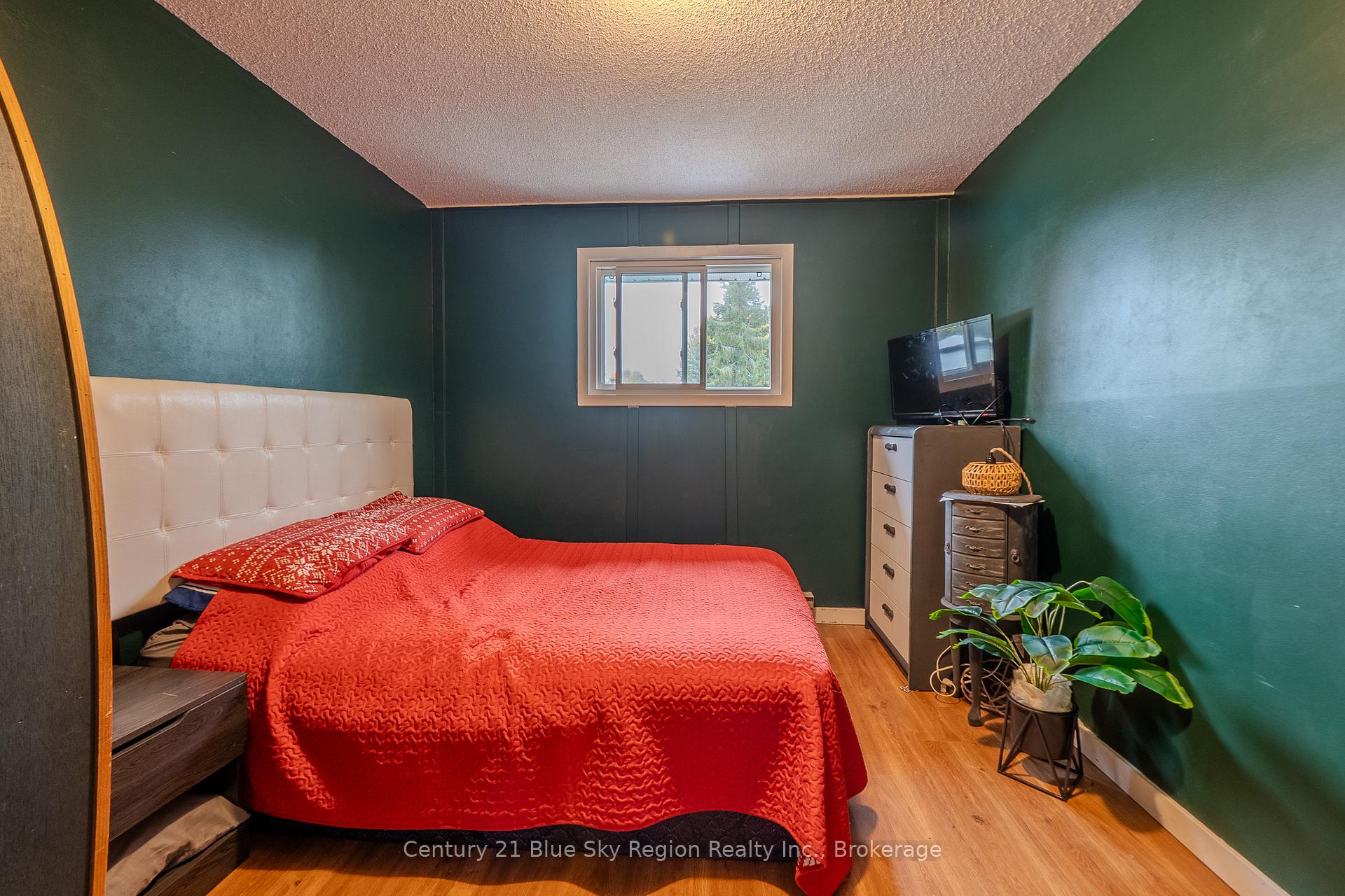 Photo 30 of 19 Massey Drive, North Bay, Ferris — HOMEH
