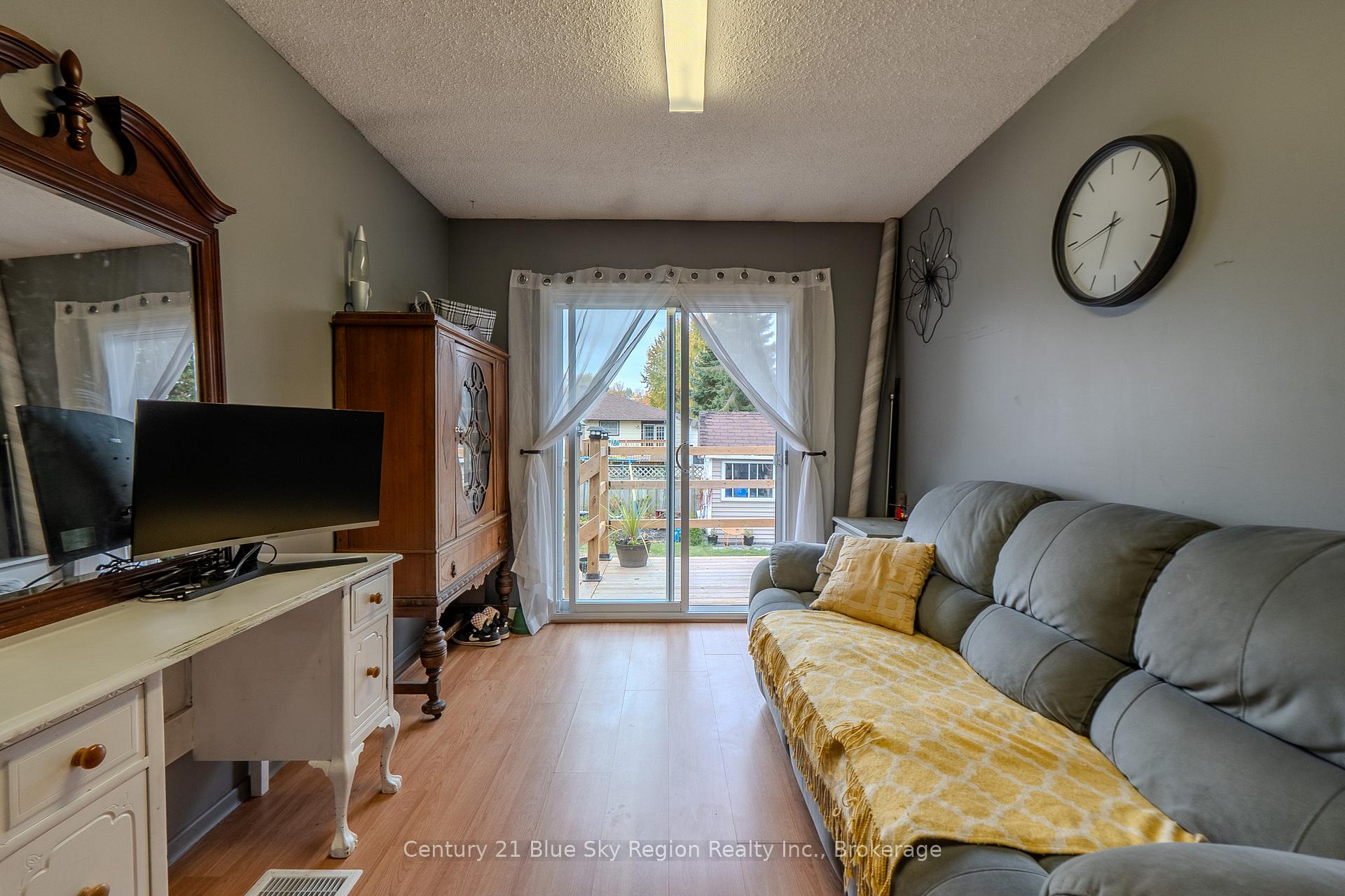 Photo 33 of 19 Massey Drive, North Bay, Ferris — HOMEH