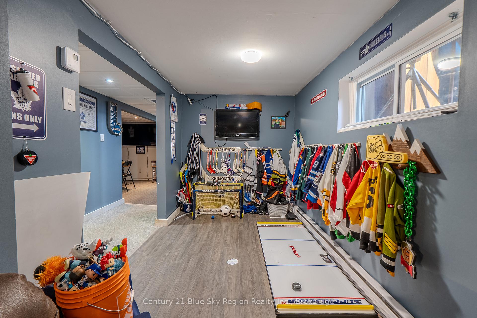 Photo 37 of 19 Massey Drive, North Bay, Ferris — HOMEH