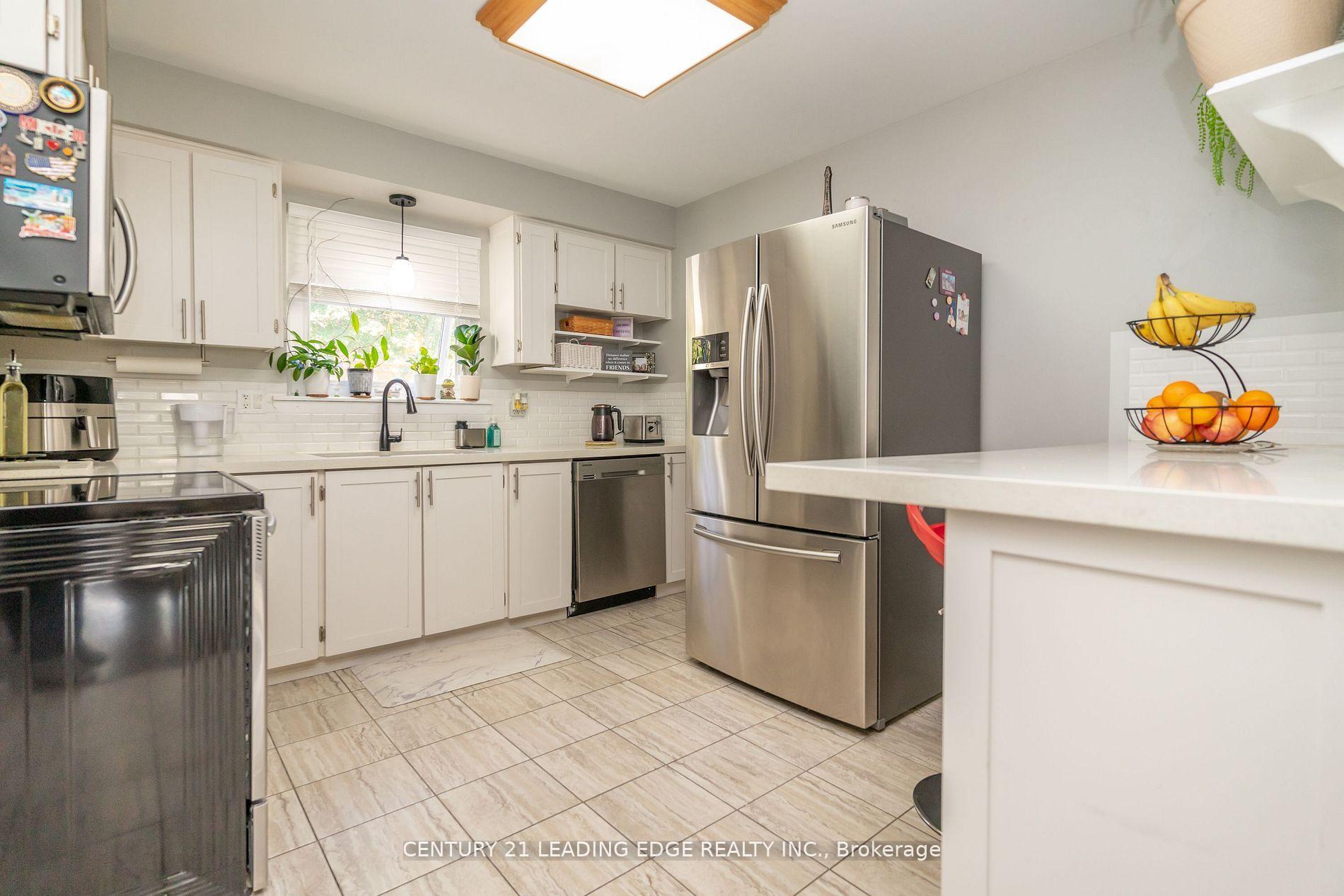 Photo 17 of 505 Lancelot Crescent, Oshawa, Eastdale — HOMEH