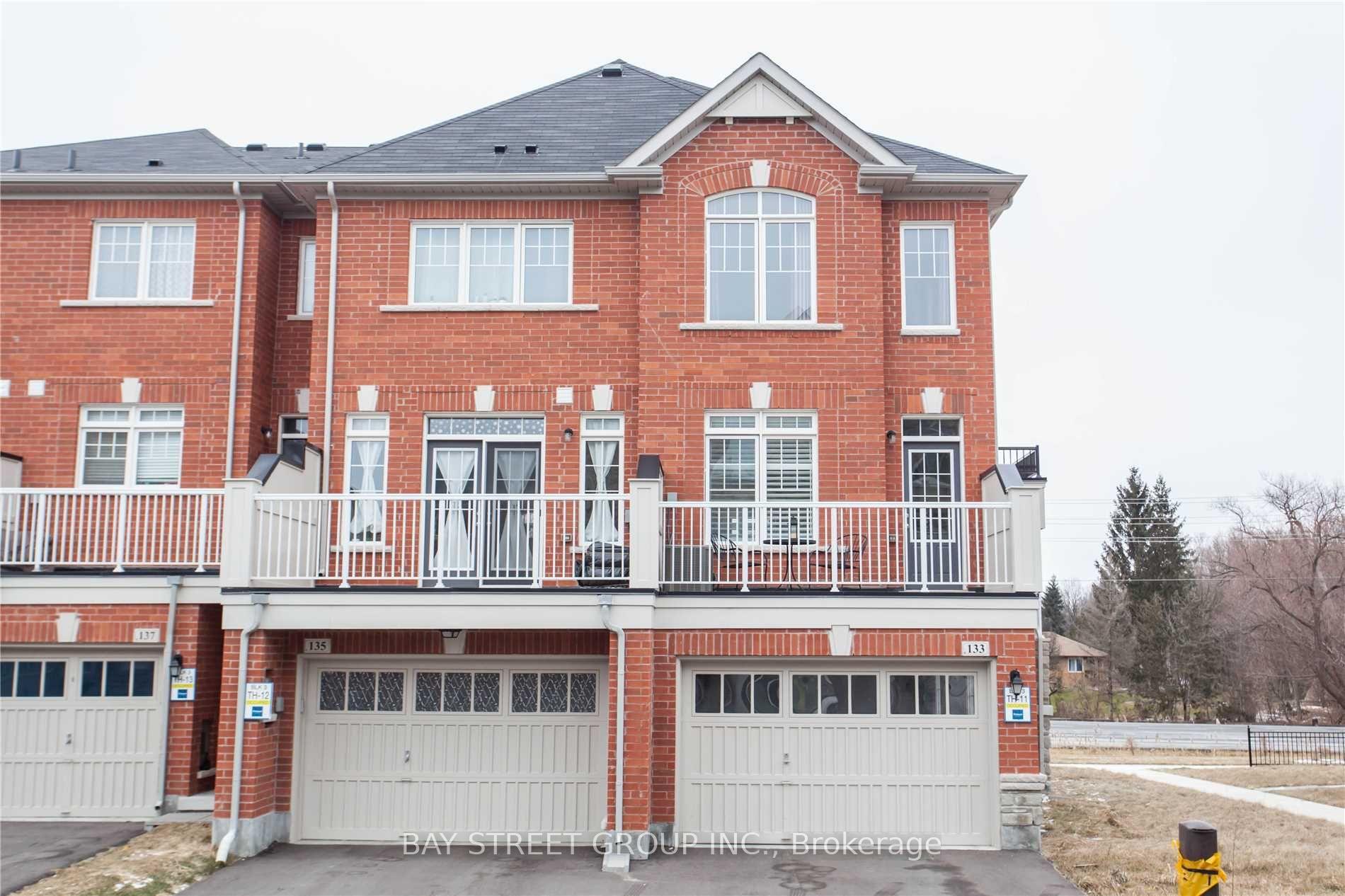 Front of 133 Dundas Way