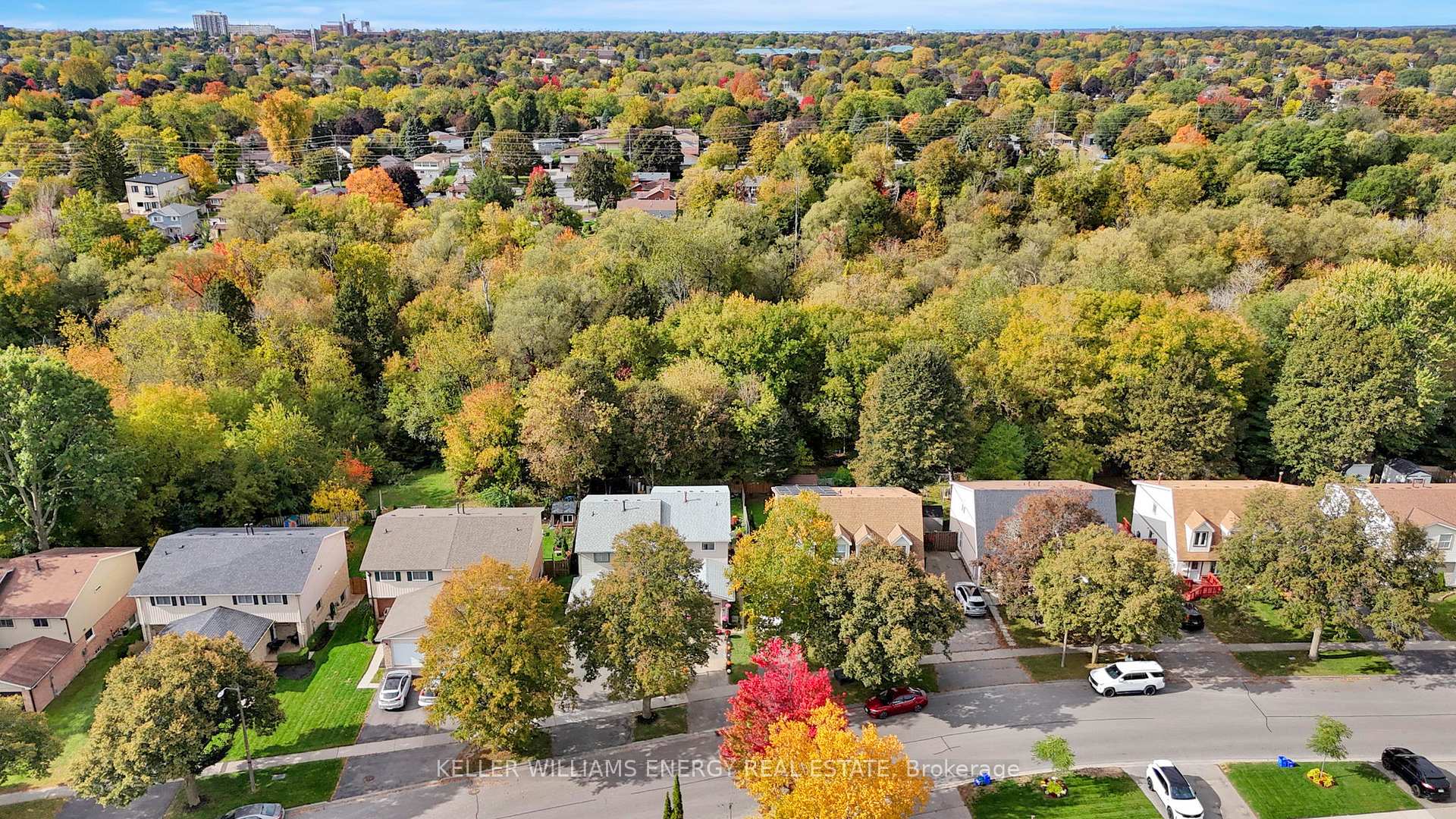 Photo 2 of 518 Camelot Drive, Oshawa, Eastdale — HOMEH