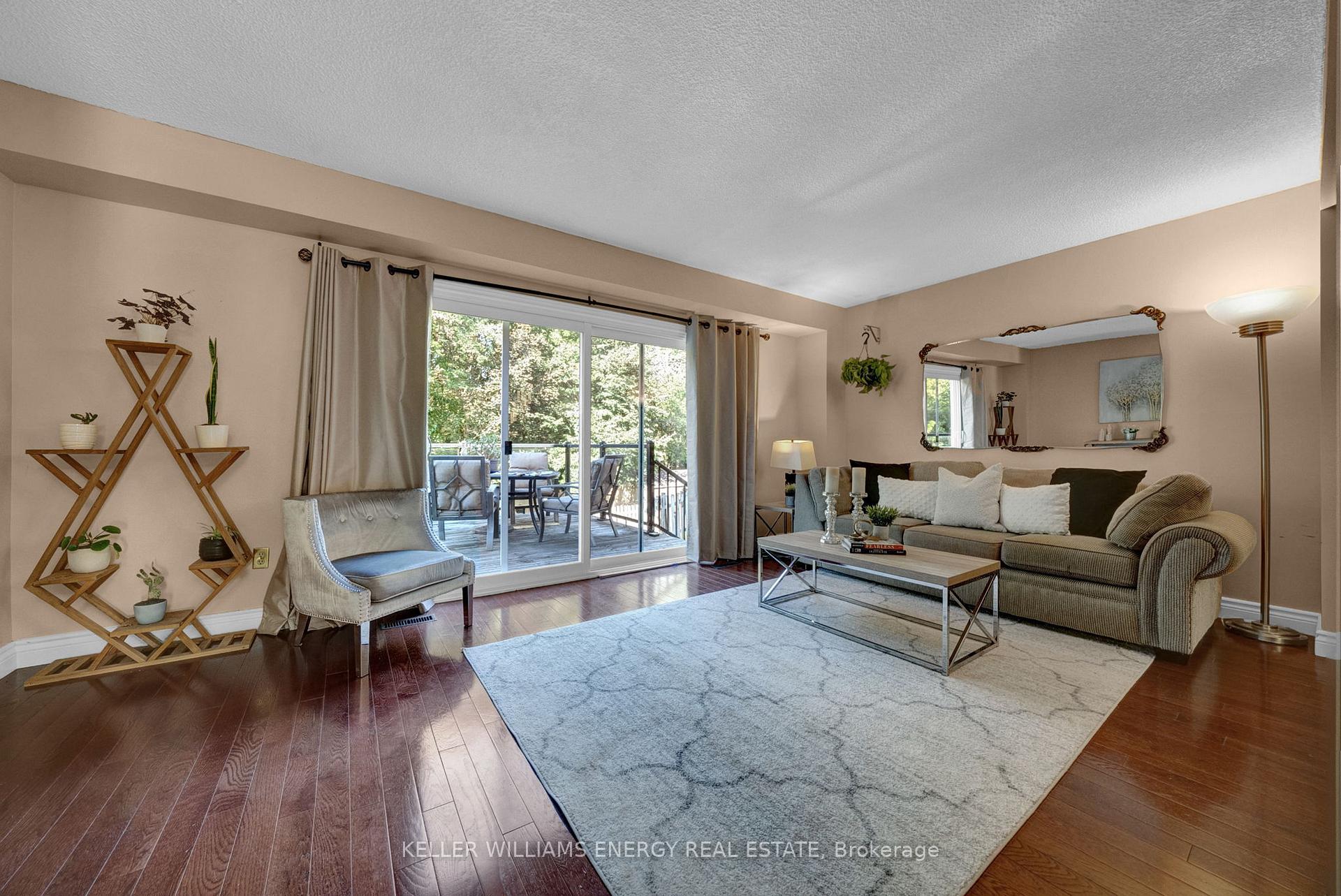 Photo 9 of 518 Camelot Drive, Oshawa, Eastdale — HOMEH