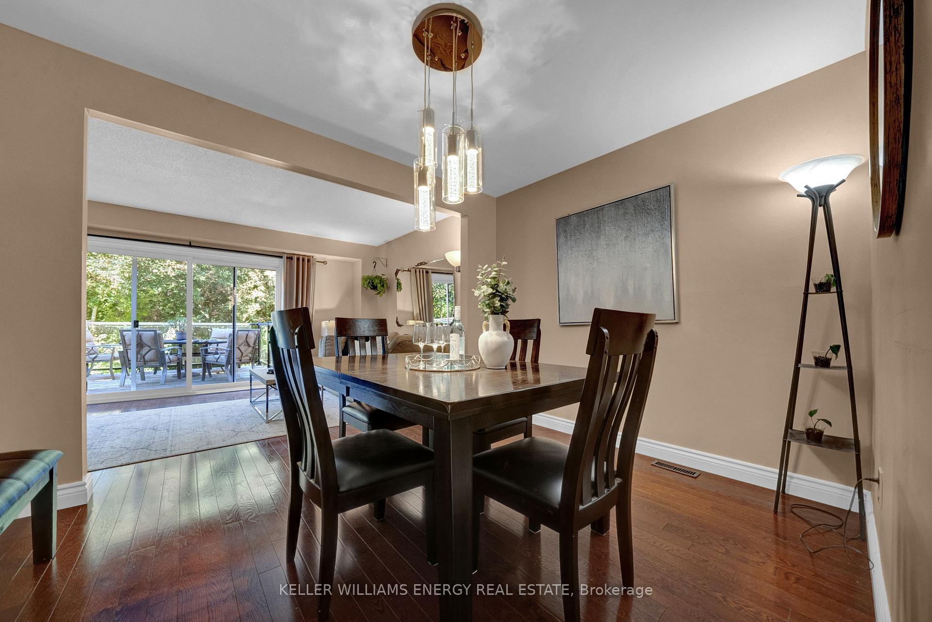 Photo 13 of 518 Camelot Drive, Oshawa, Eastdale — HOMEH