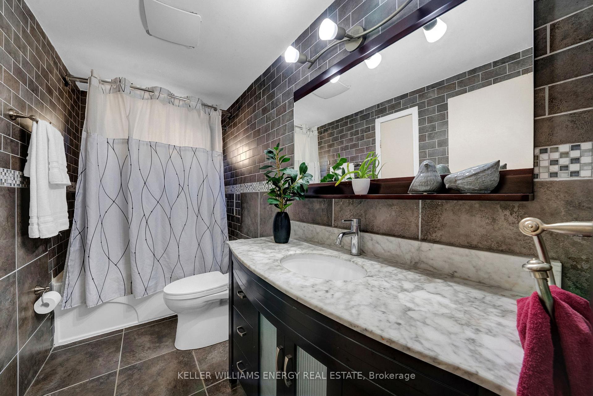 Photo 23 of 518 Camelot Drive, Oshawa, Eastdale — HOMEH