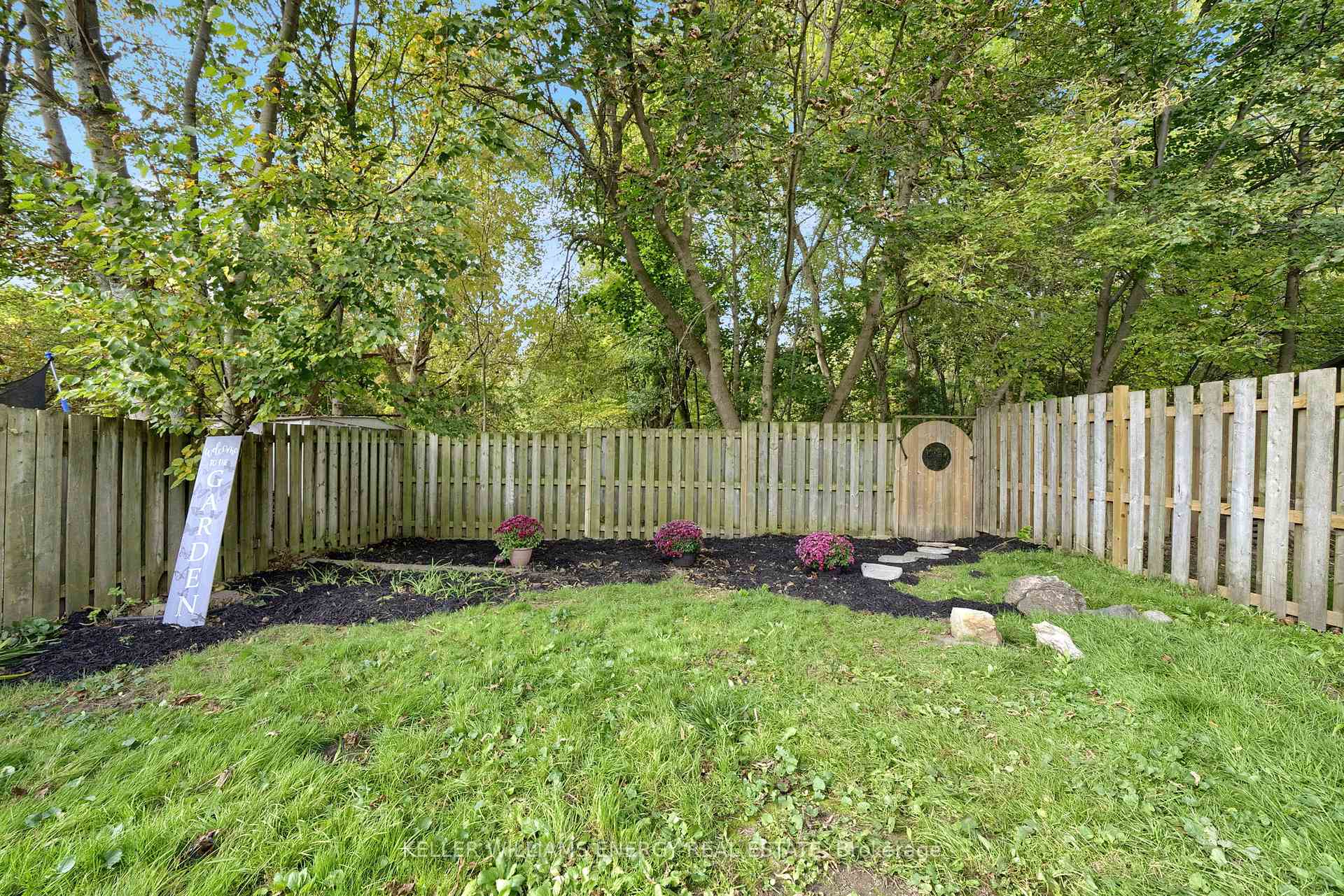 Photo 33 of 518 Camelot Drive, Oshawa, Eastdale — HOMEH