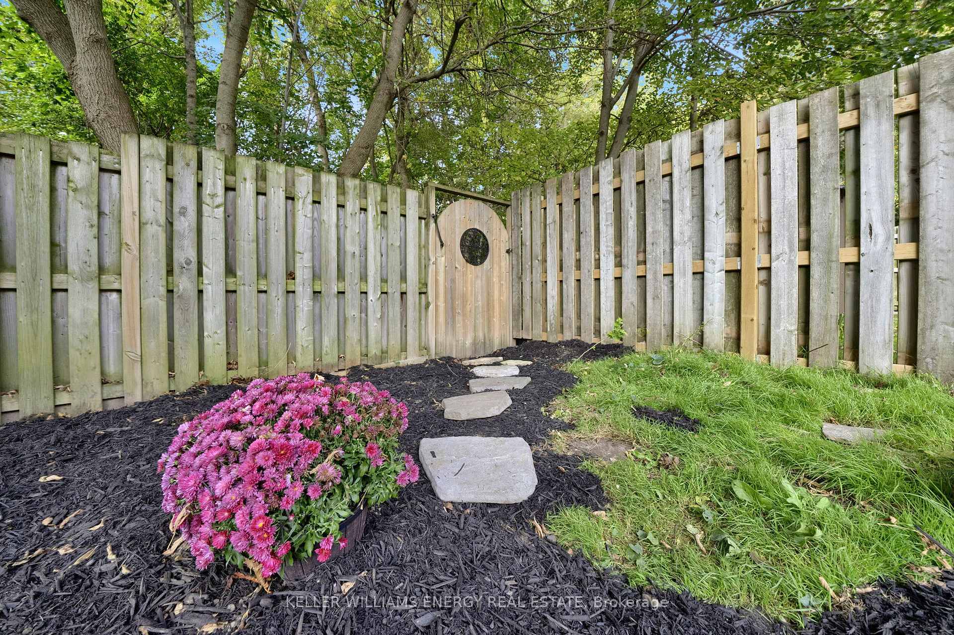 Photo 34 of 518 Camelot Drive, Oshawa, Eastdale — HOMEH