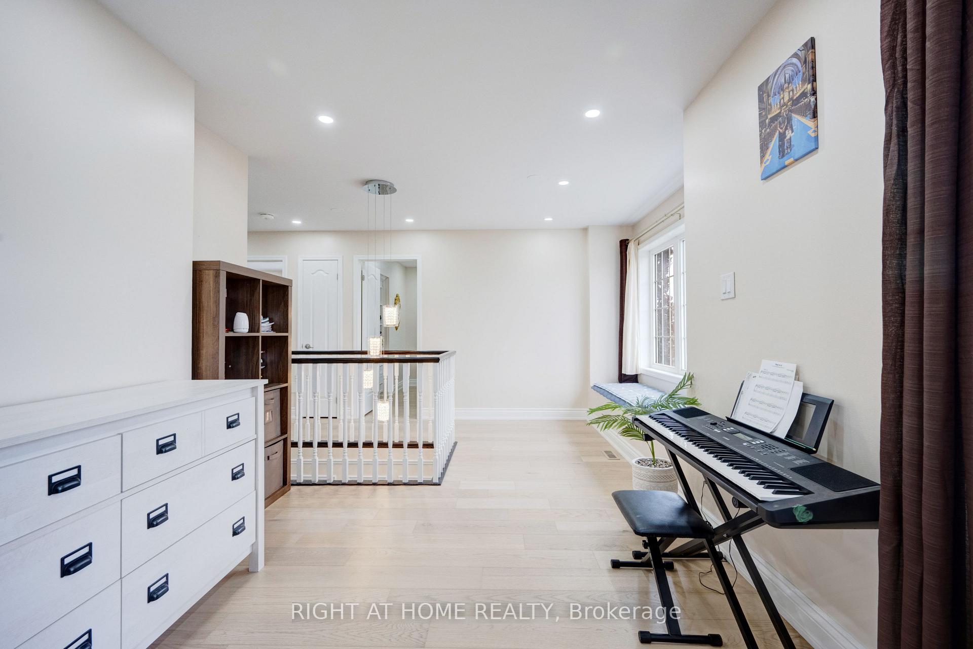 Photo 10 of 693 Switzer Crescent, Milton, Coates — HOMEH