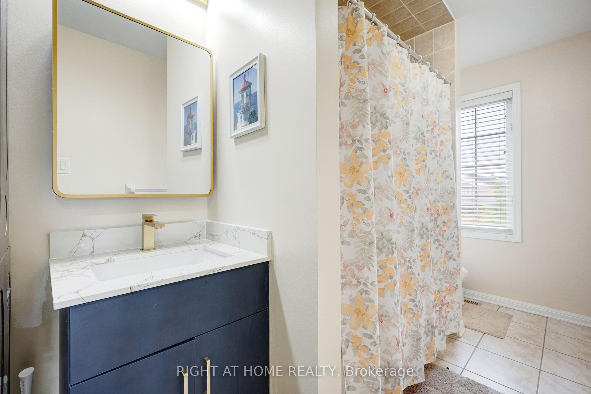 Photo 16 of 693 Switzer Crescent, Milton, Coates — HOMEH