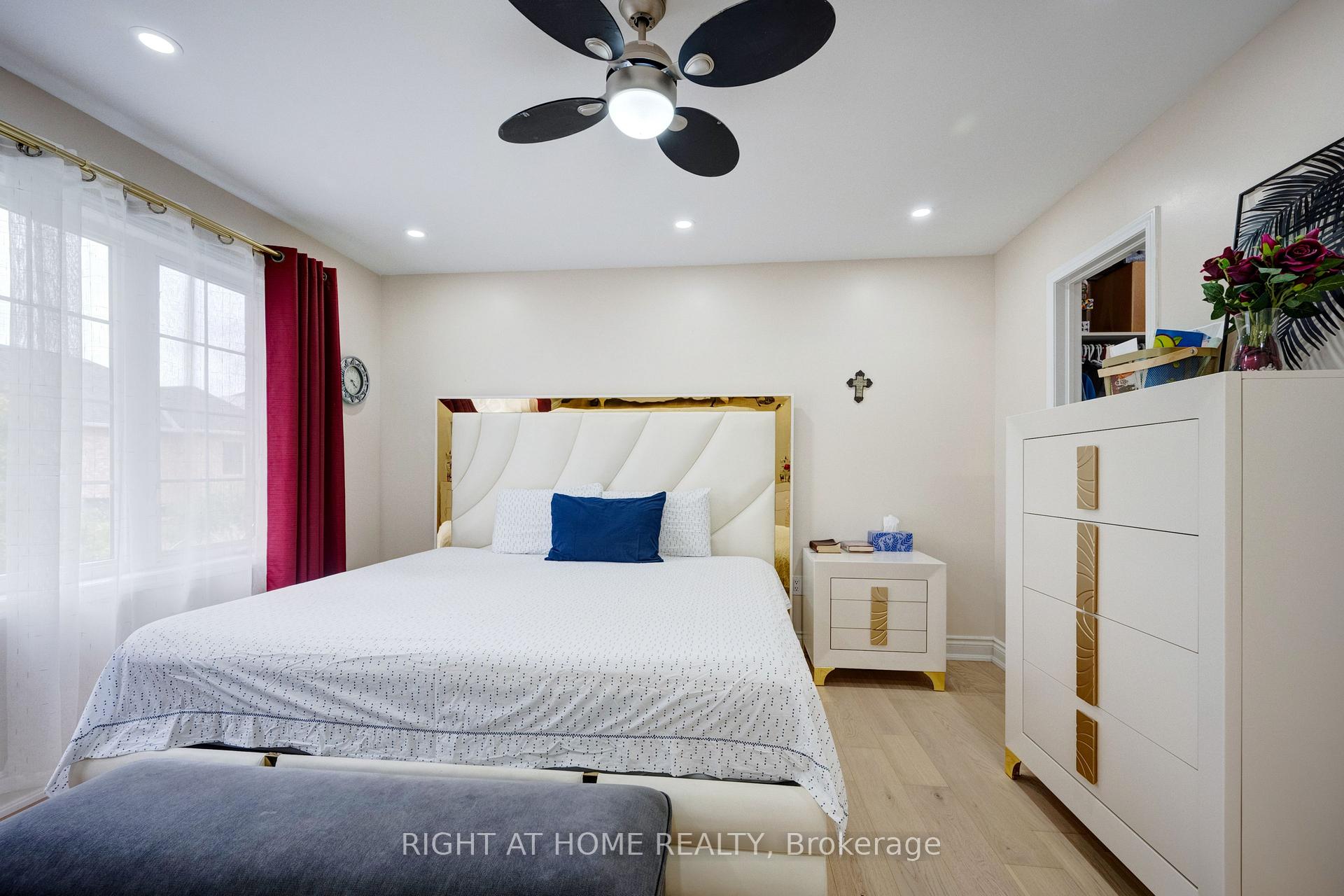 Photo 24 of 693 Switzer Crescent, Milton, Coates — HOMEH