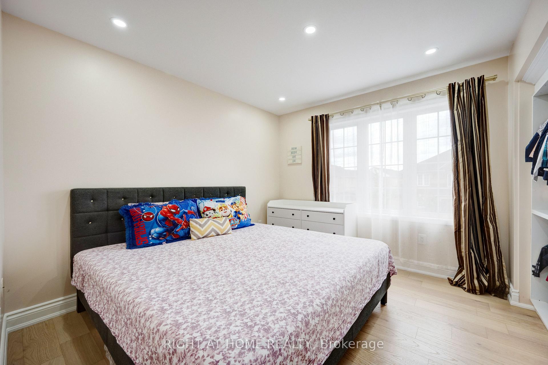 Photo 19 of 693 Switzer Crescent, Milton, Coates — HOMEH