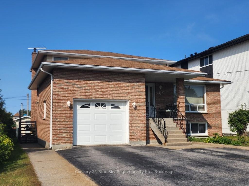 Front of 403 Princess Street W