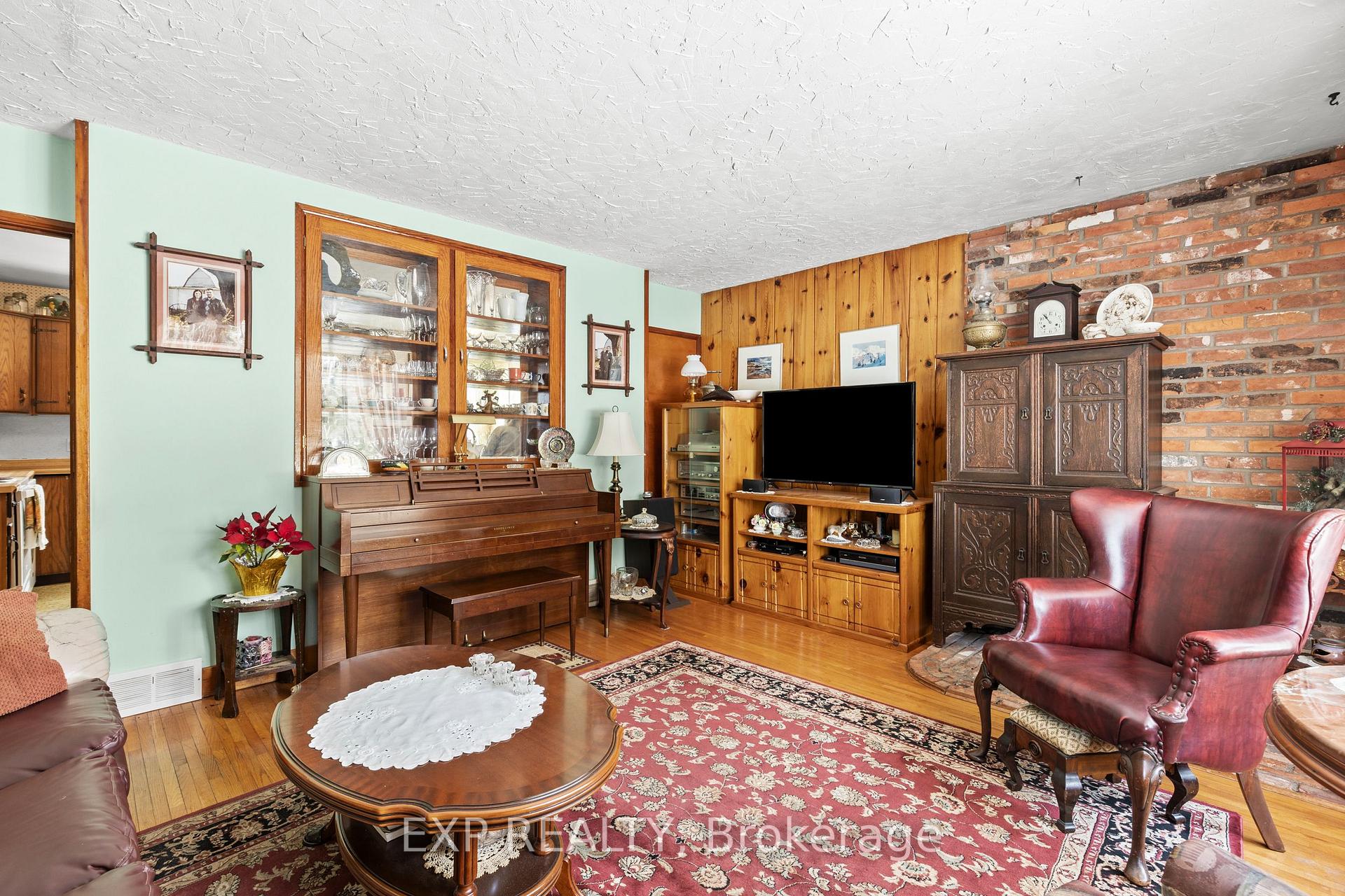 Photo 22 of 1909 Effingham Street, Pelham, North Pelham — HOMEH