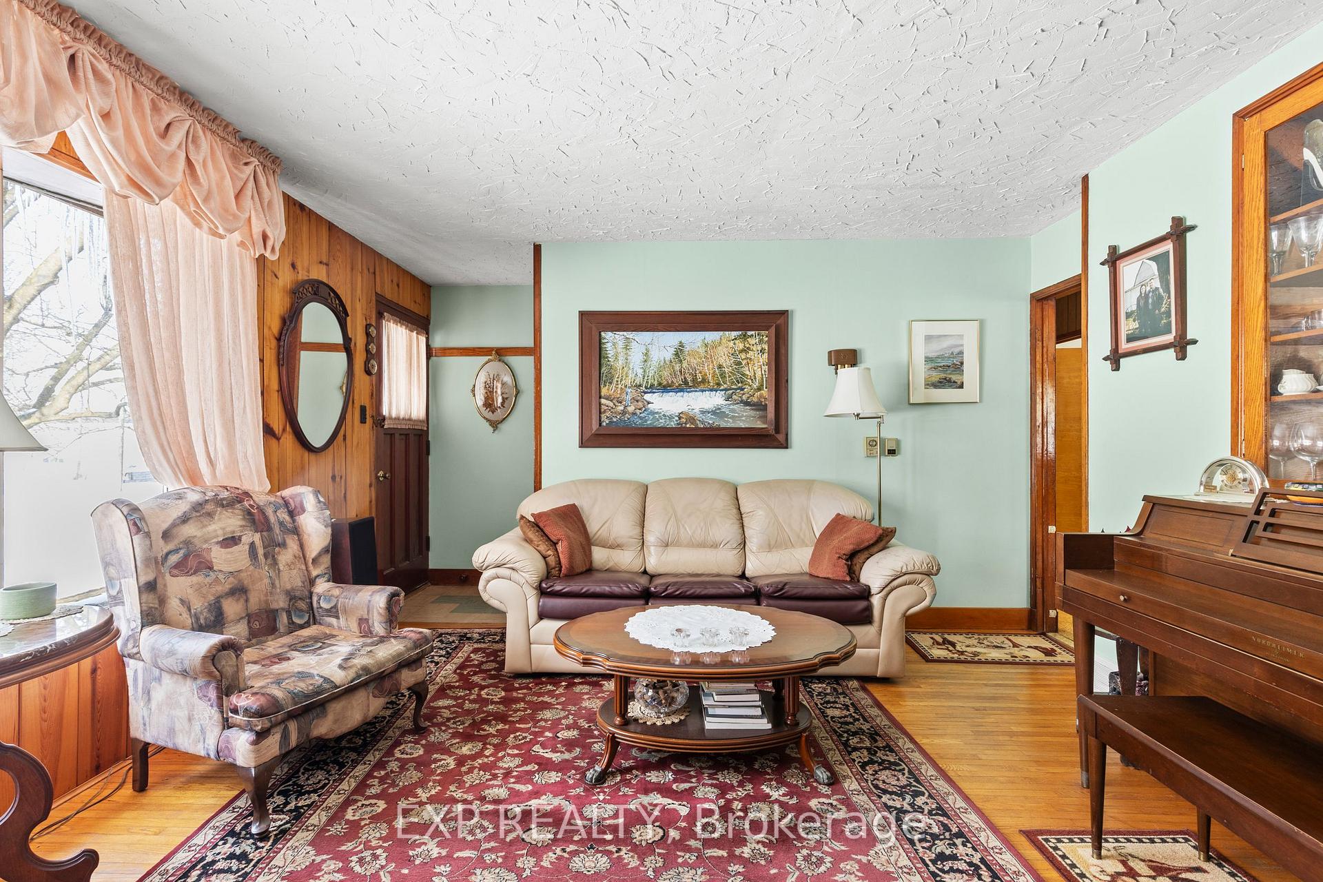 Photo 24 of 1909 Effingham Street, Pelham, North Pelham — HOMEH