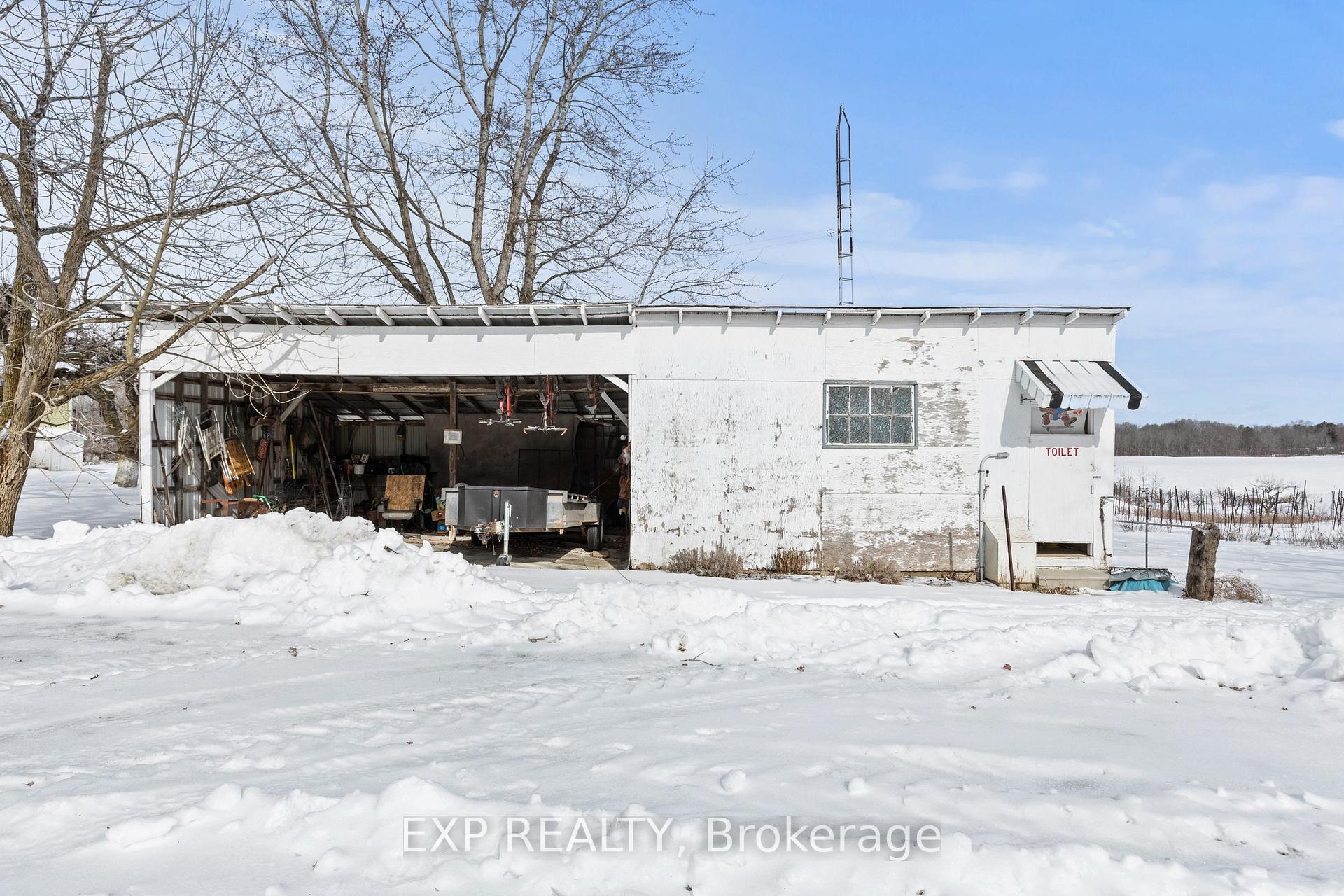 Photo 43 of 1909 Effingham Street, Pelham, North Pelham — HOMEH