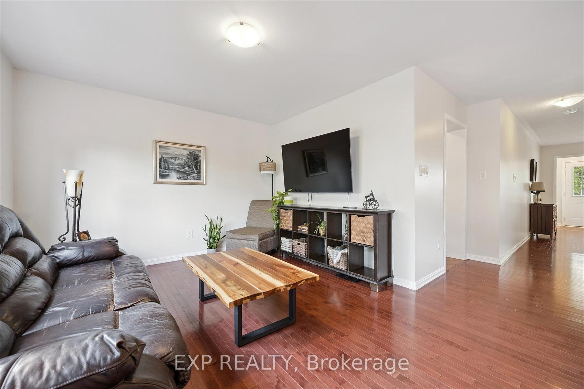 Photo 10 of 747 Shortreed Crescent, Milton, Coates — HOMEH