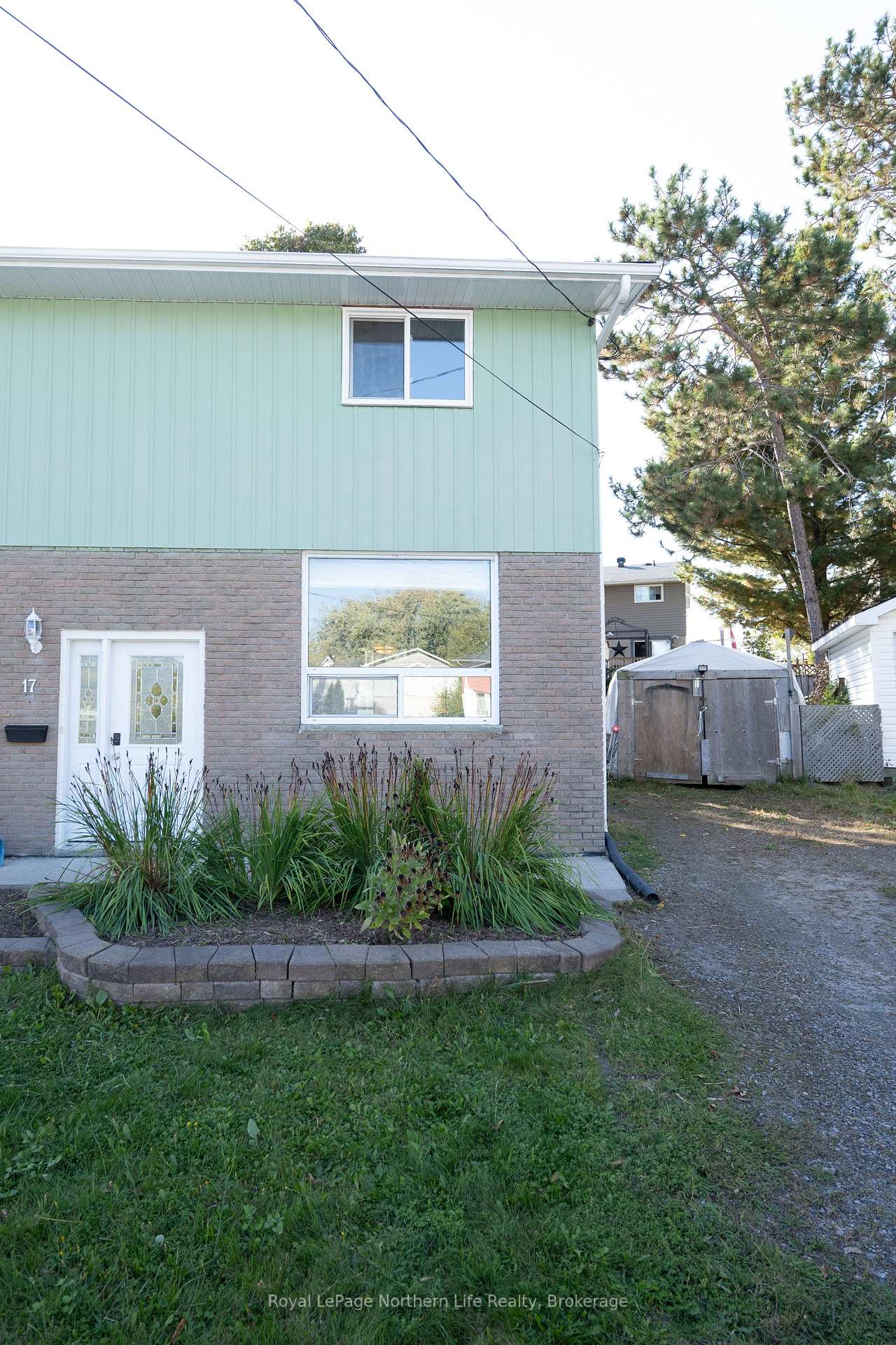 Front of 17 Arthur Court