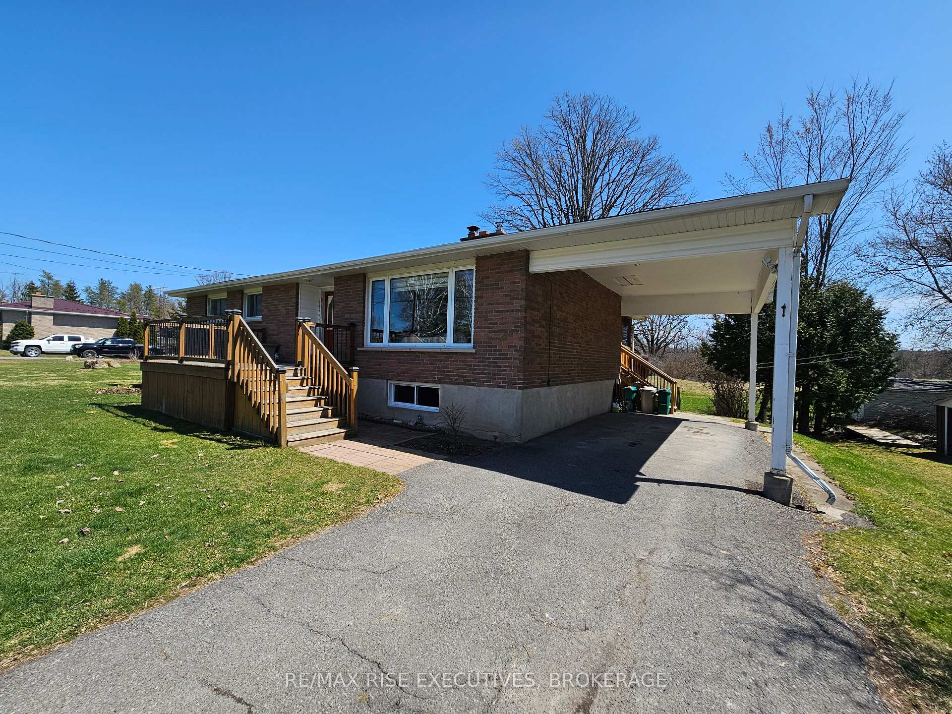 Photo 2 of 2502 Leeman Road, Kingston, City North of 401 — HOMEH