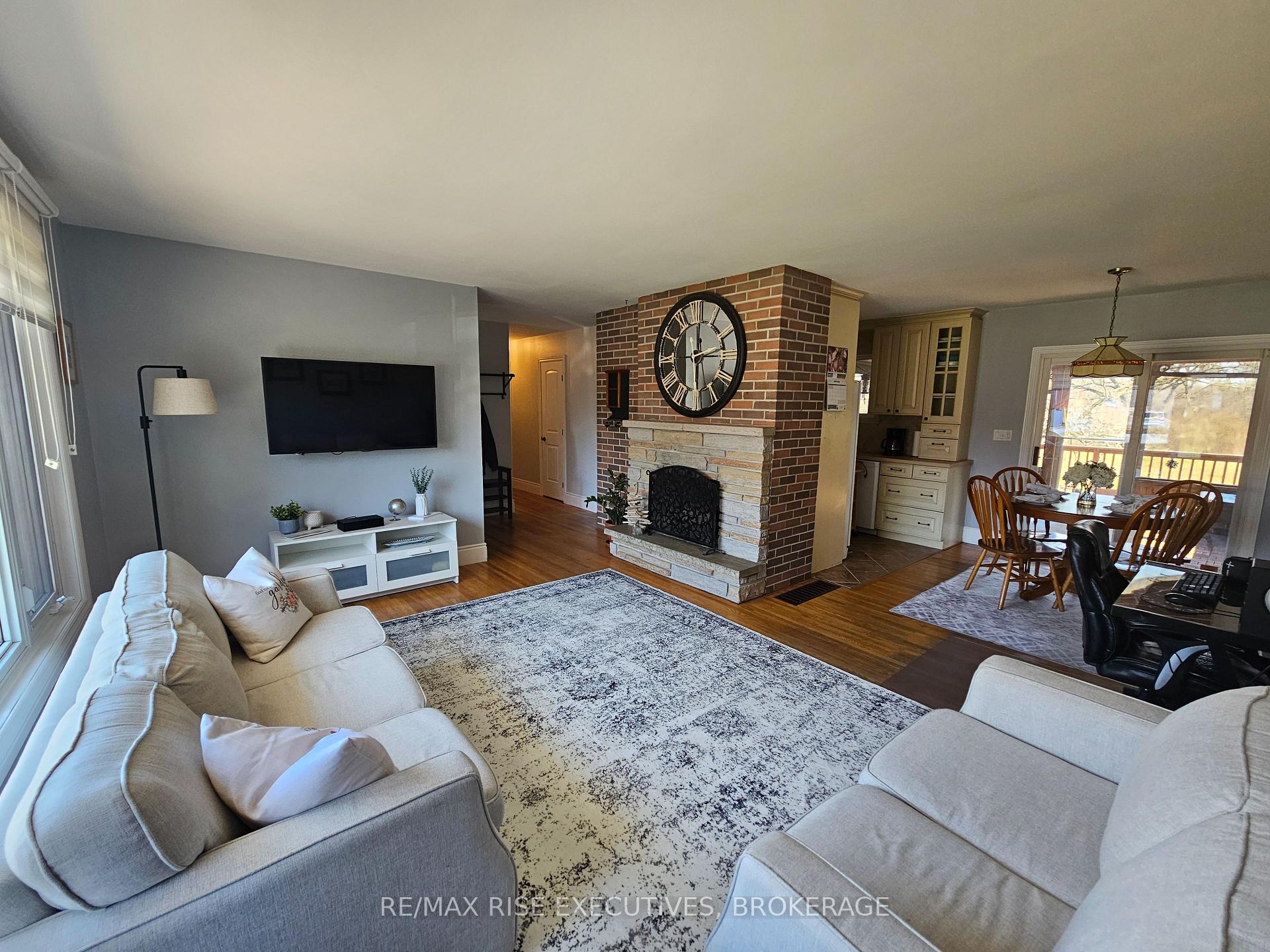 Photo 3 of 2502 Leeman Road, Kingston, City North of 401 — HOMEH