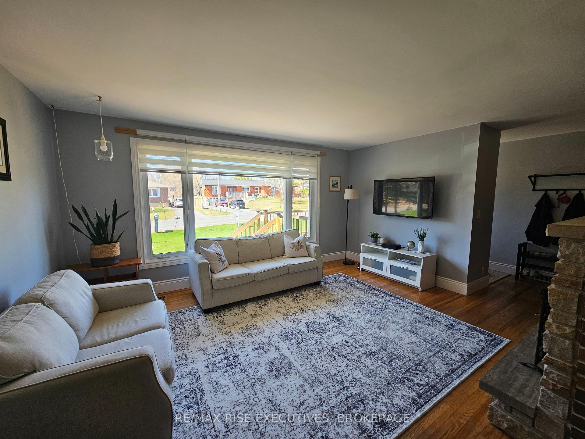 Photo 4 of 2502 Leeman Road, Kingston, City North of 401 — HOMEH
