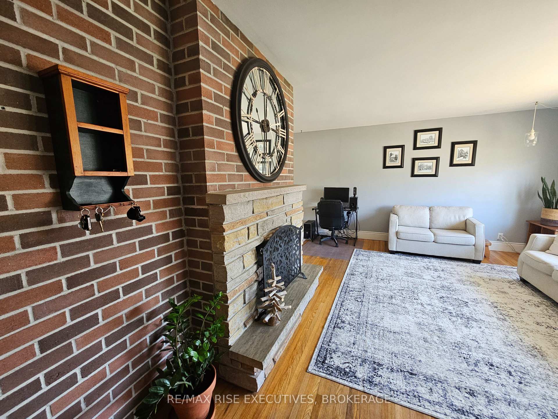 Photo 5 of 2502 Leeman Road, Kingston, City North of 401 — HOMEH