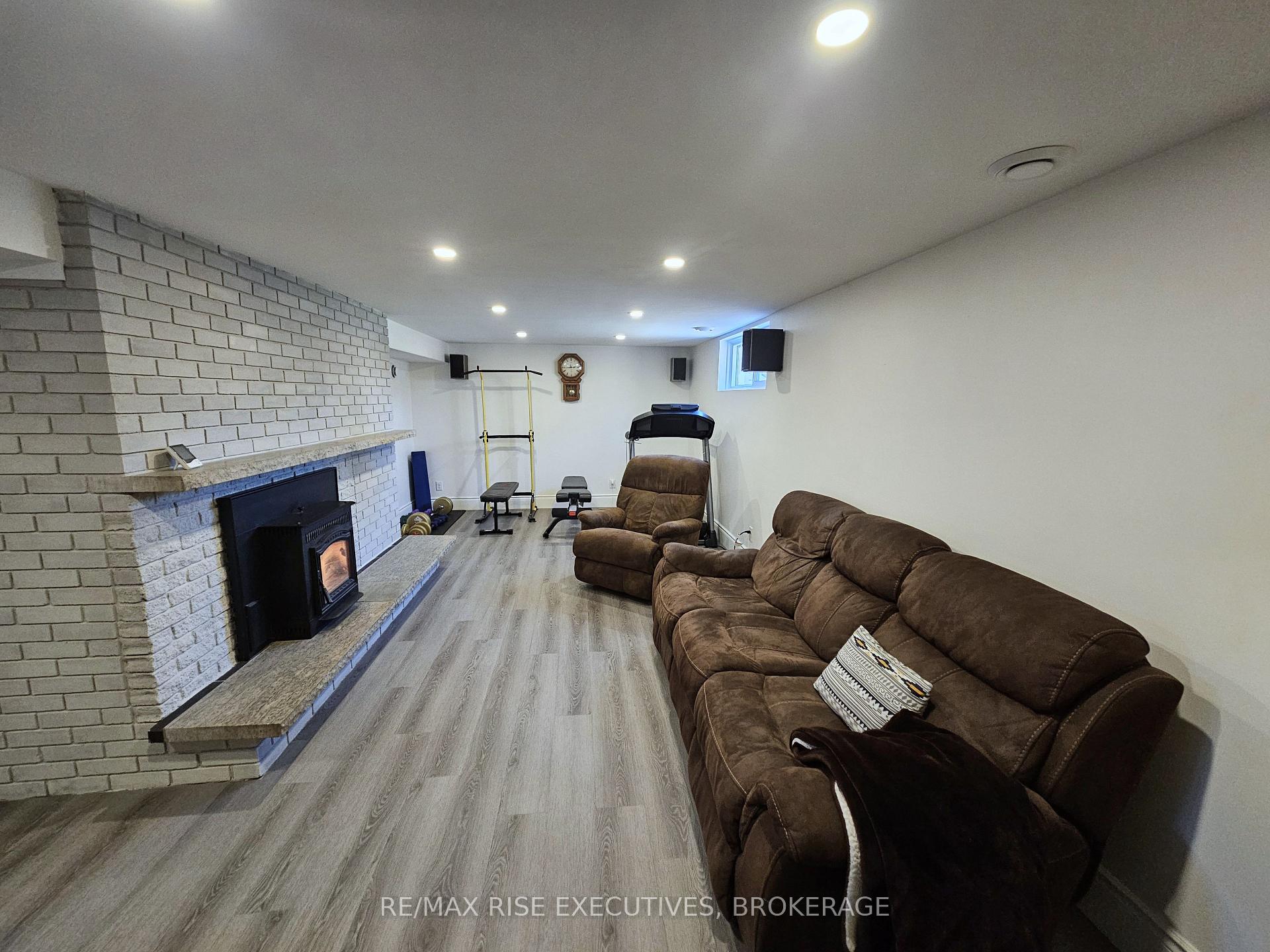 Photo 15 of 2502 Leeman Road, Kingston, City North of 401 — HOMEH