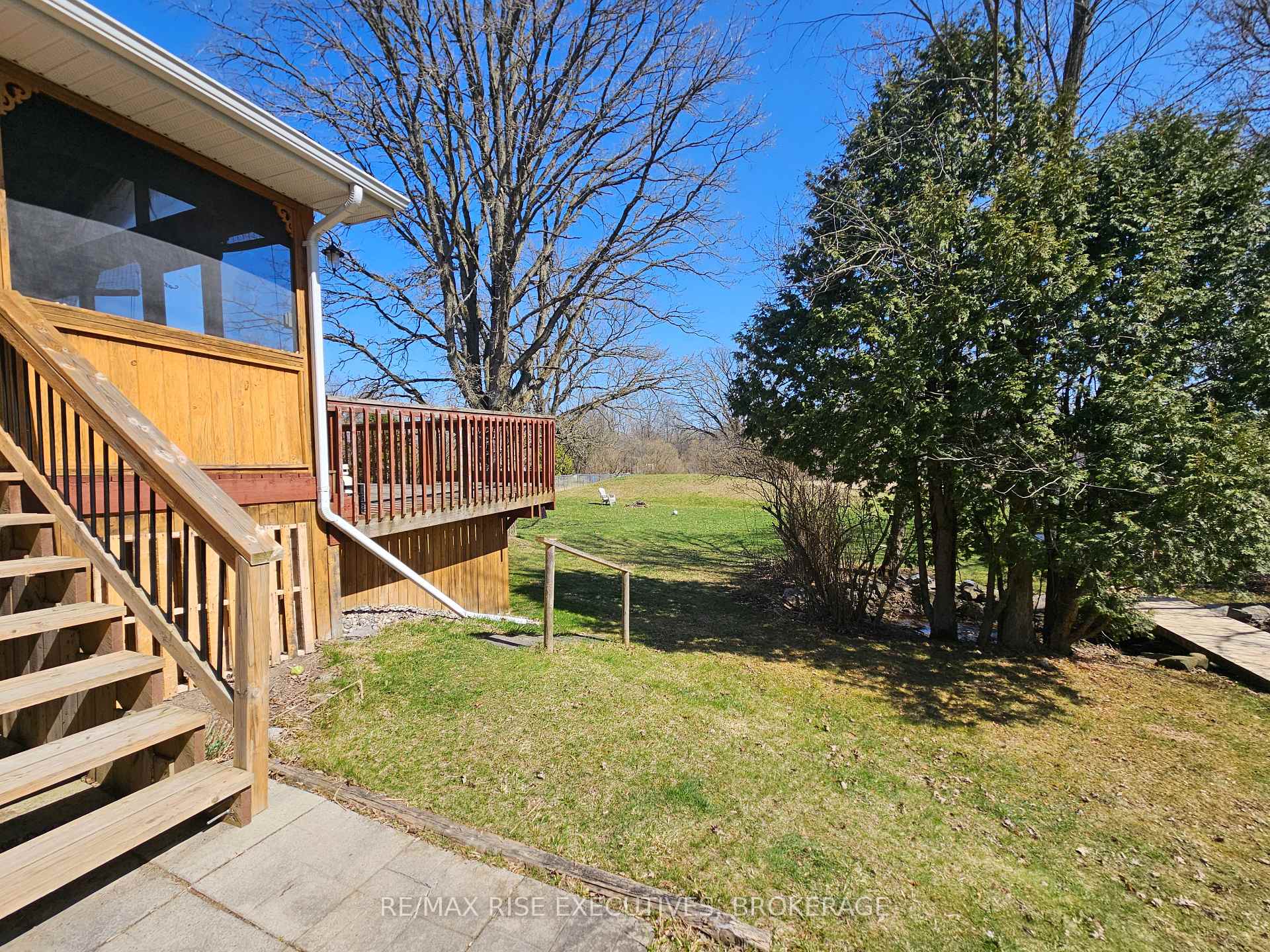 Photo 24 of 2502 Leeman Road, Kingston, City North of 401 — HOMEH