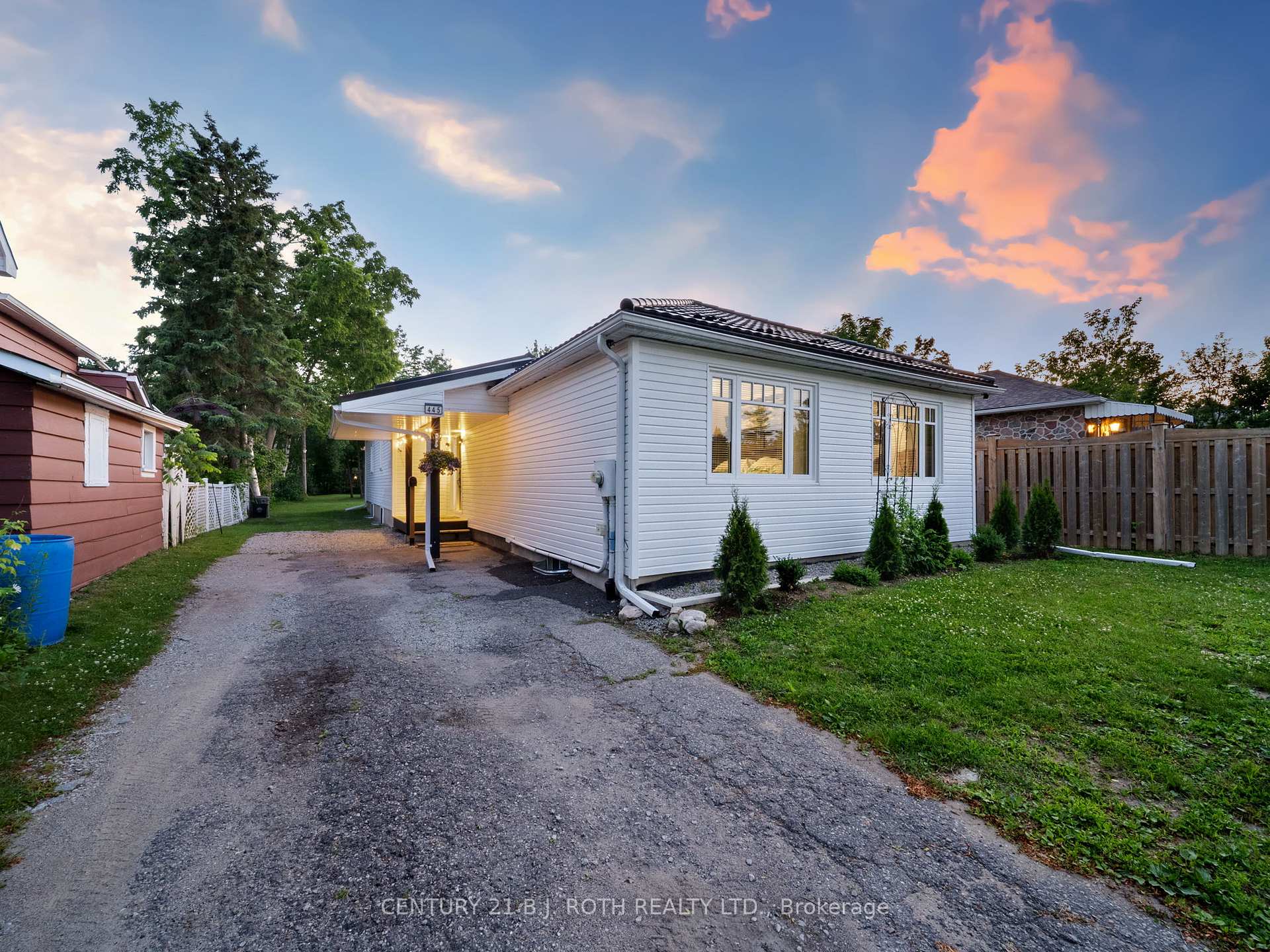 Photo 1 of 445 Peter Street N, Orillia — HOMEH