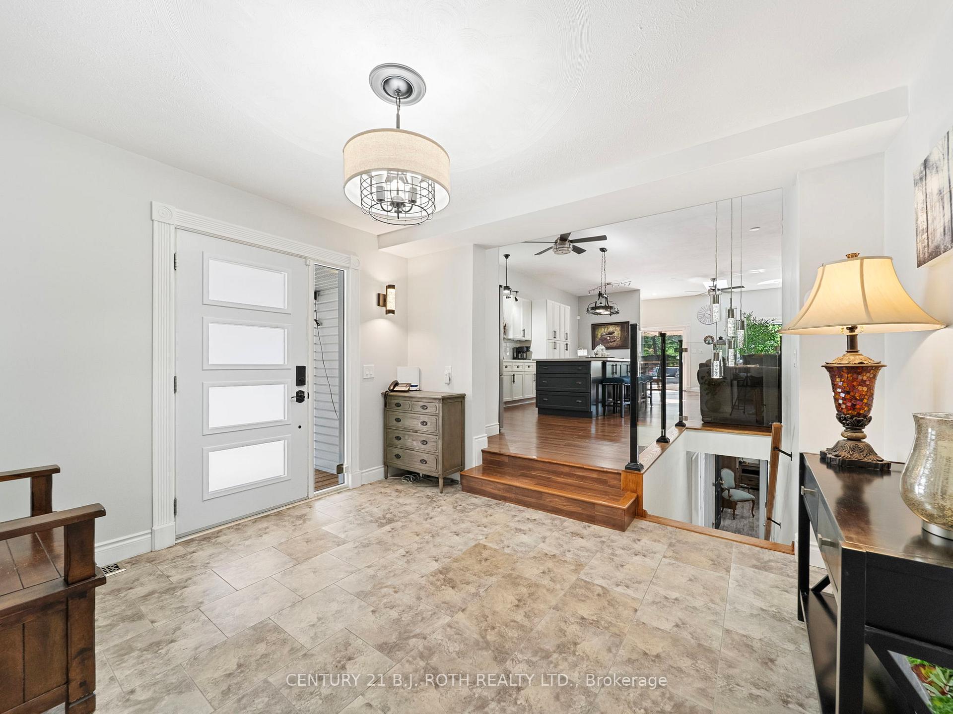 Photo 5 of 445 Peter Street N, Orillia — HOMEH