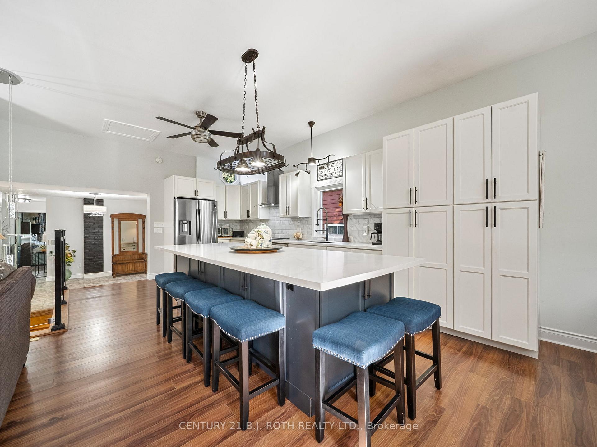 Photo 8 of 445 Peter Street N, Orillia — HOMEH