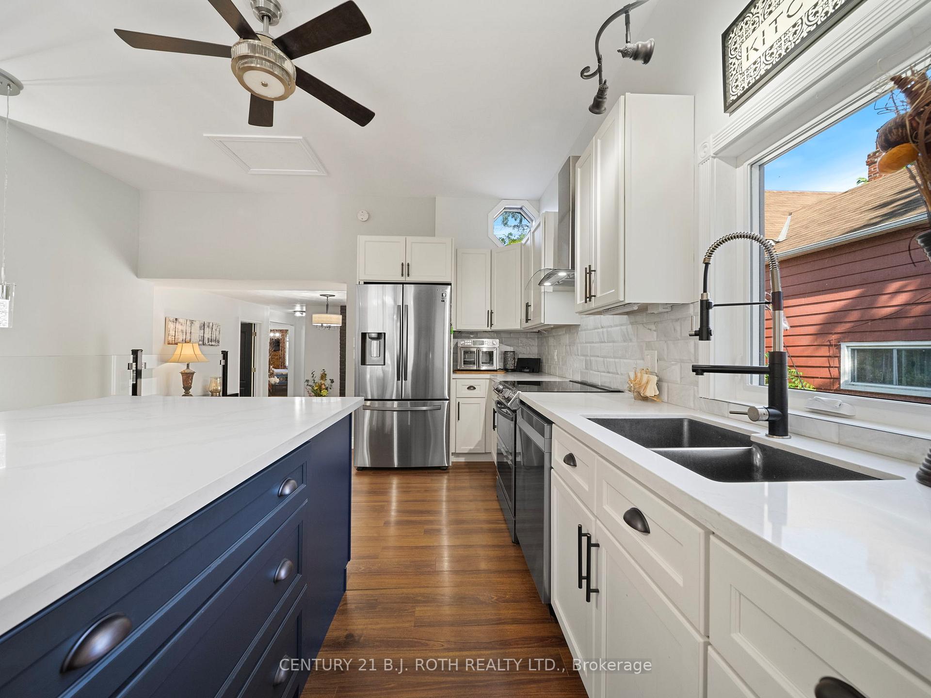 Photo 16 of 445 Peter Street N, Orillia — HOMEH