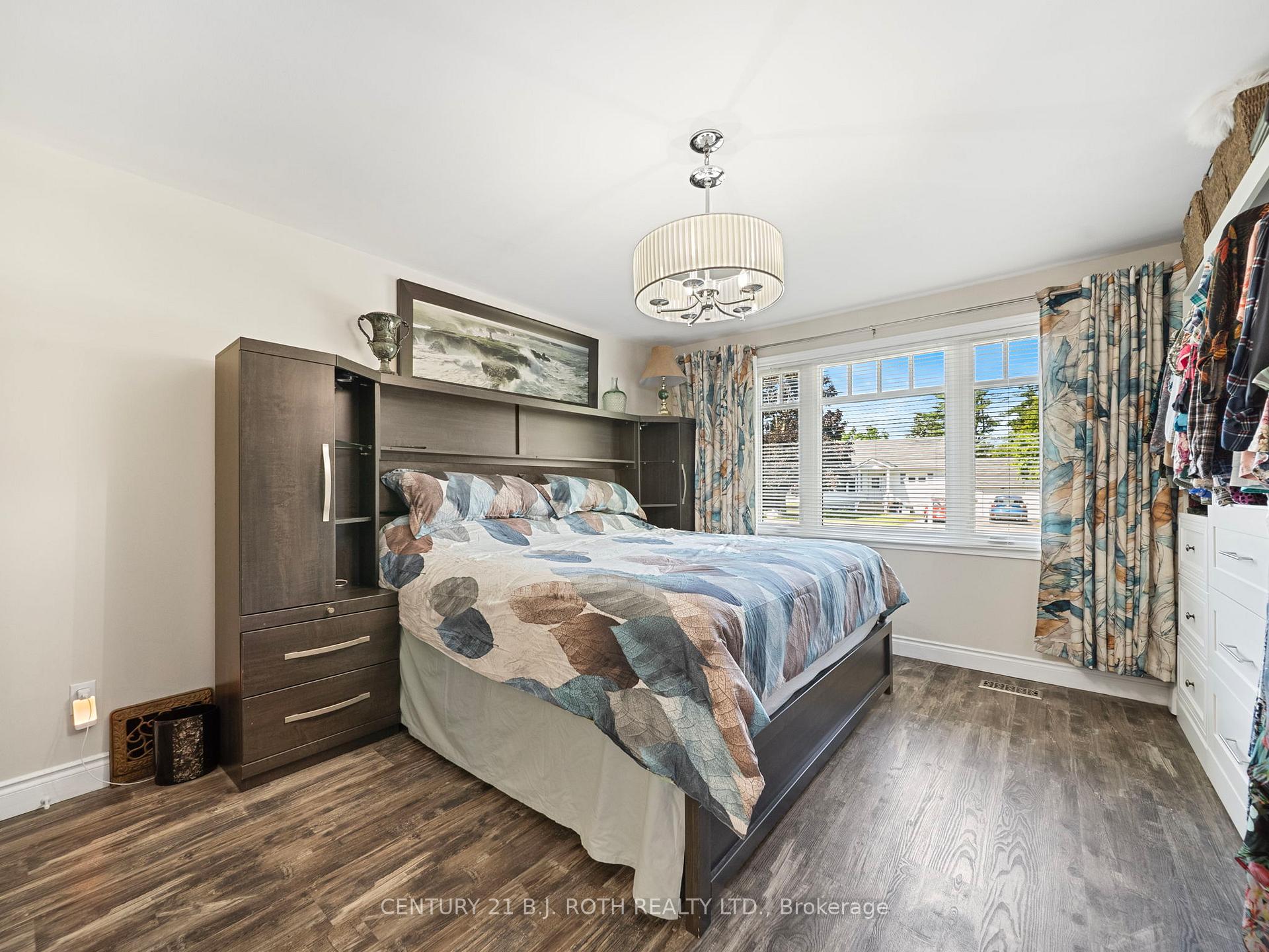 Photo 22 of 445 Peter Street N, Orillia — HOMEH