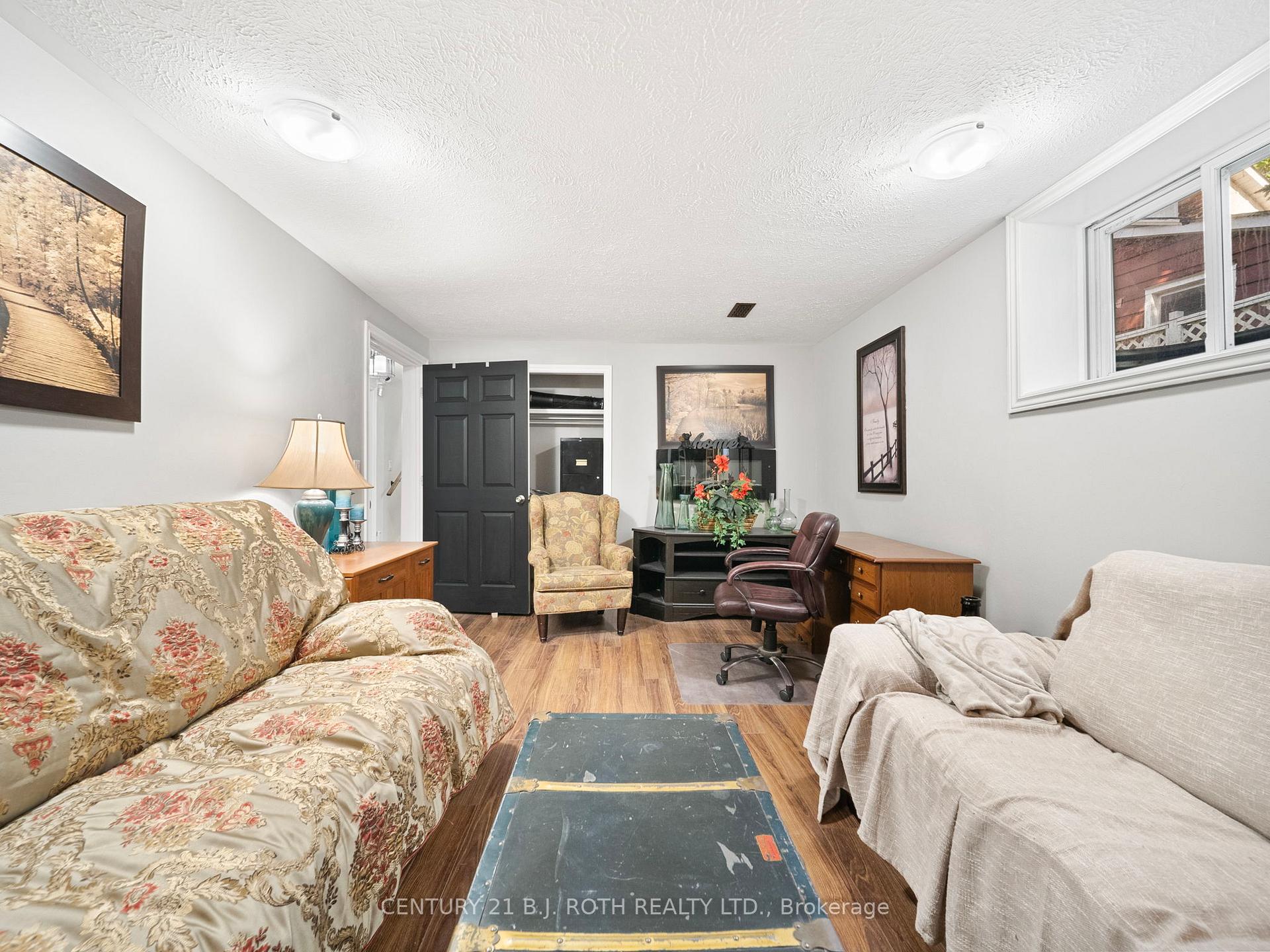Photo 23 of 445 Peter Street N, Orillia — HOMEH
