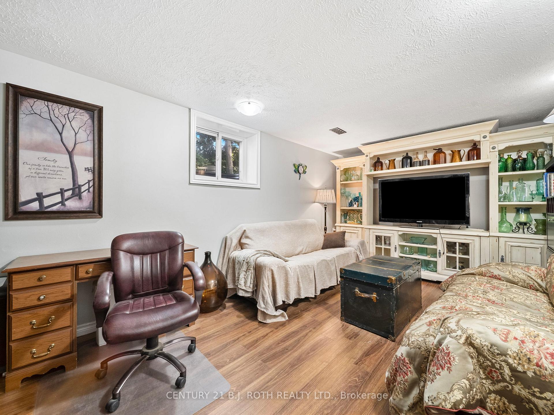 Photo 24 of 445 Peter Street N, Orillia — HOMEH