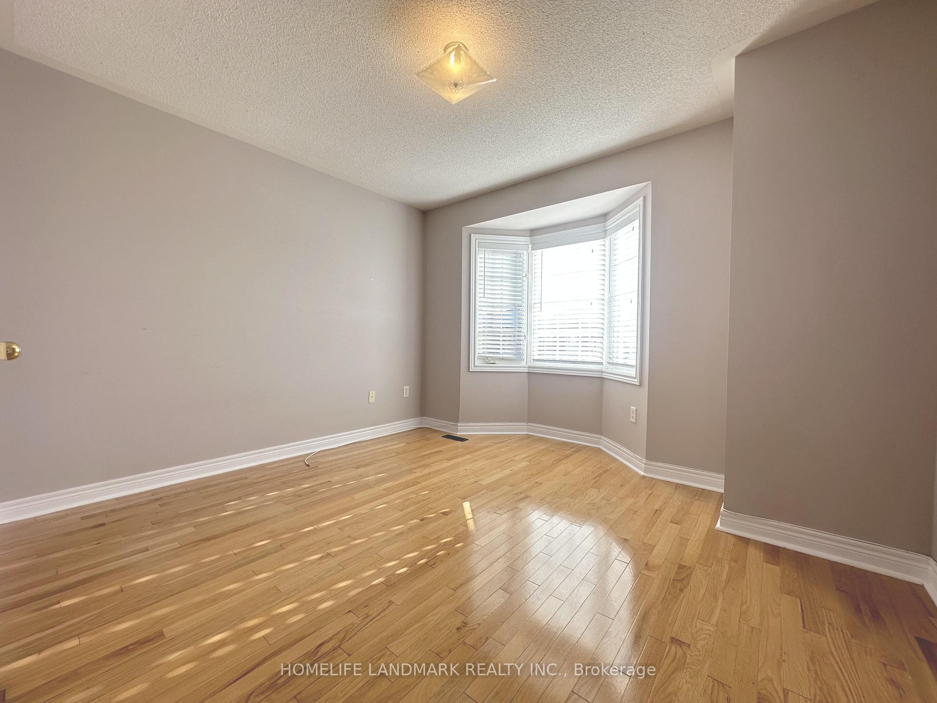 Photo 8 of 16 Sequoia Grove Drive, Markham, Victoria Manor-Jennings Gate — HOMEH