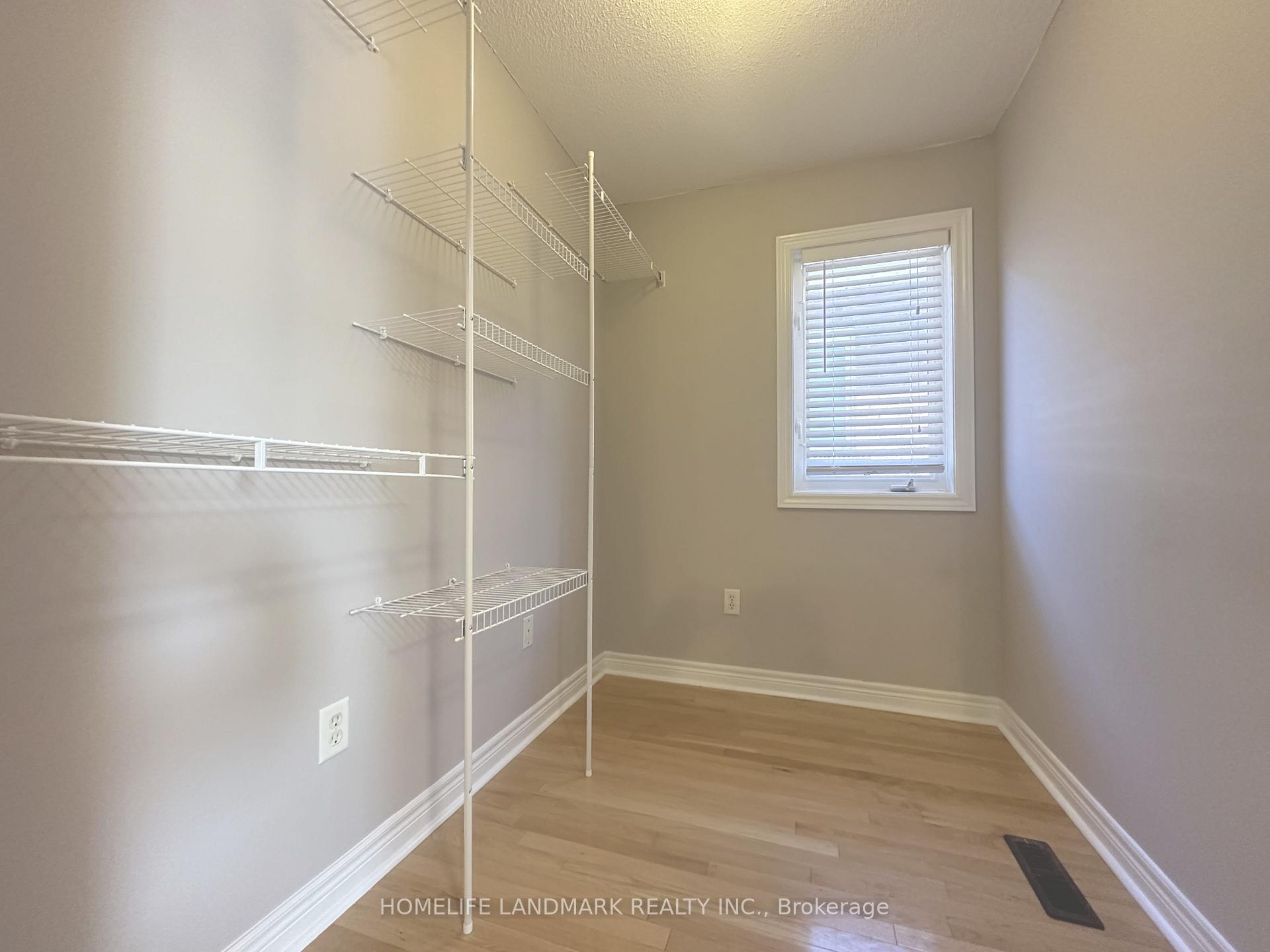 Photo 10 of 16 Sequoia Grove Drive, Markham, Victoria Manor-Jennings Gate — HOMEH
