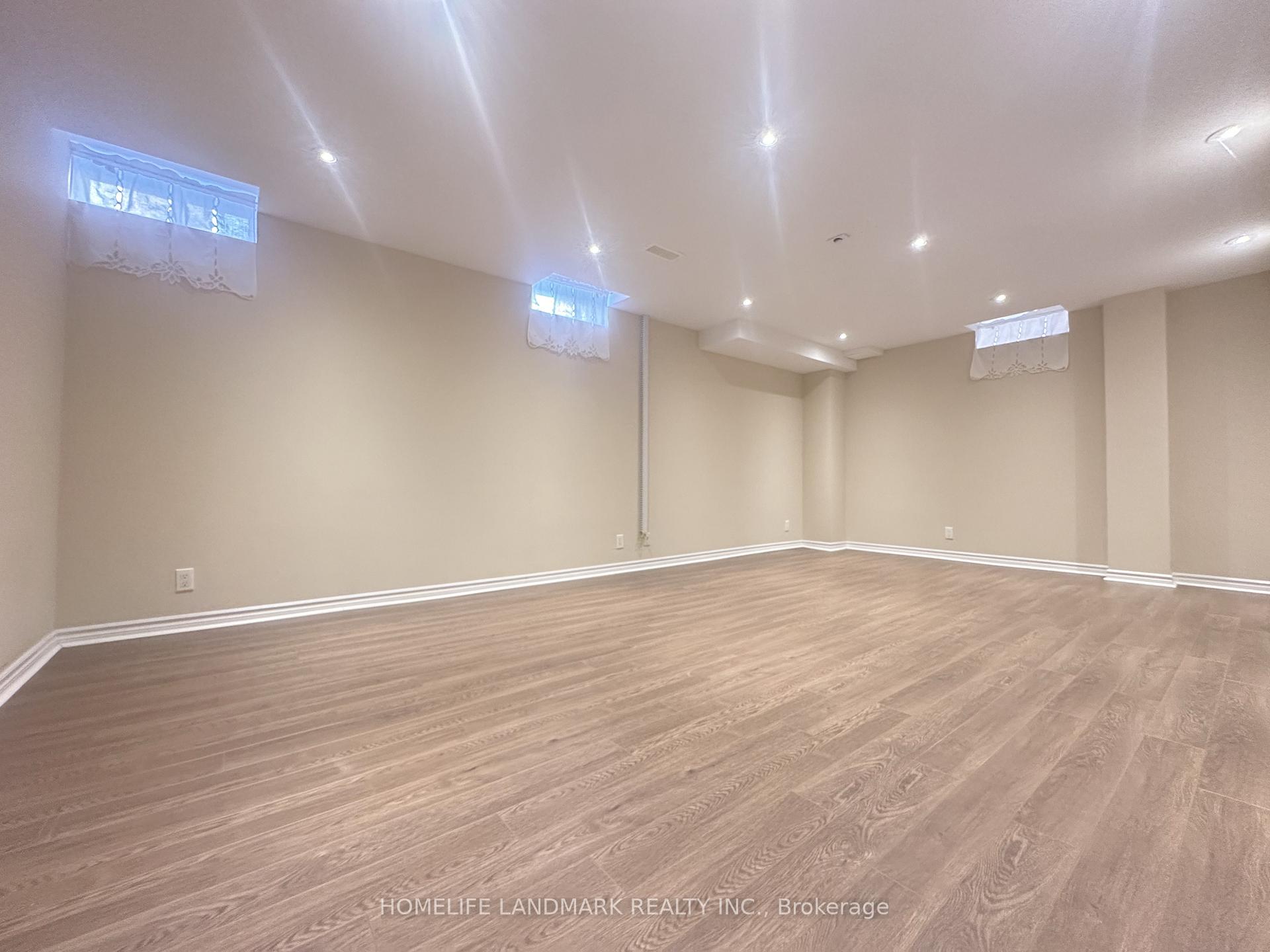 Photo 12 of 16 Sequoia Grove Drive, Markham, Victoria Manor-Jennings Gate — HOMEH
