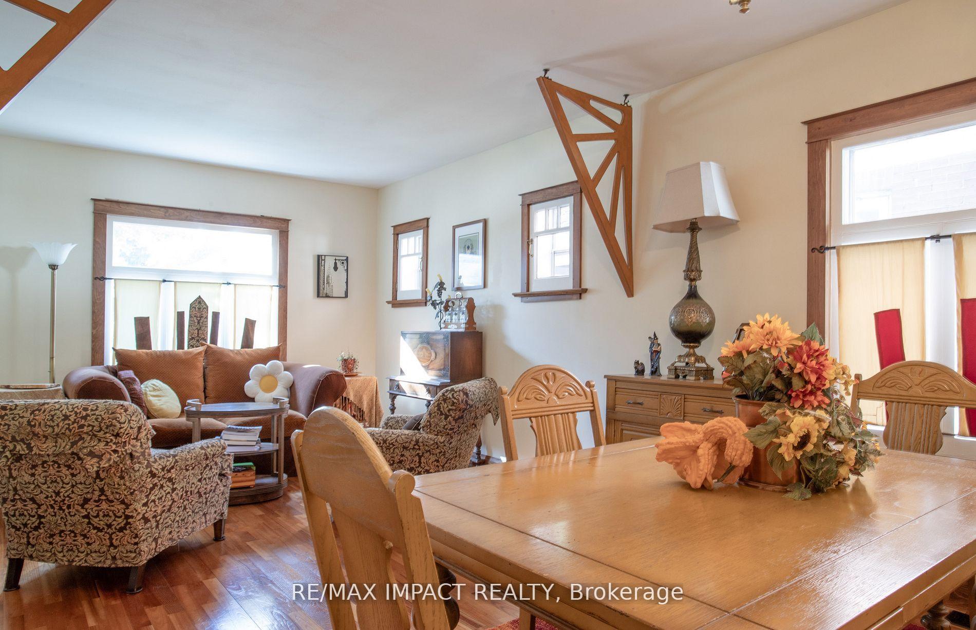 Photo 10 of 45 Burk Street, Oshawa, Vanier — HOMEH
