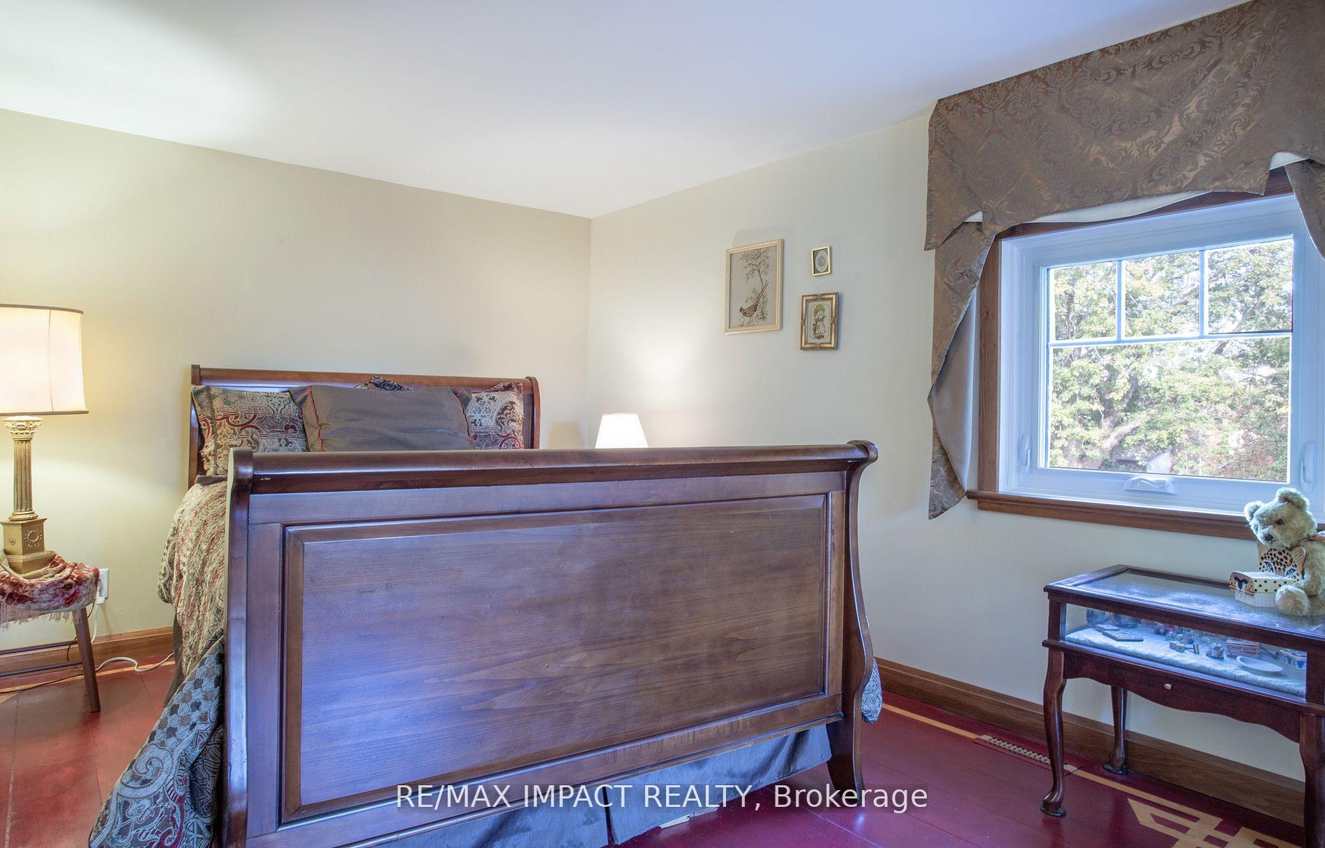 Photo 26 of 45 Burk Street, Oshawa, Vanier — HOMEH