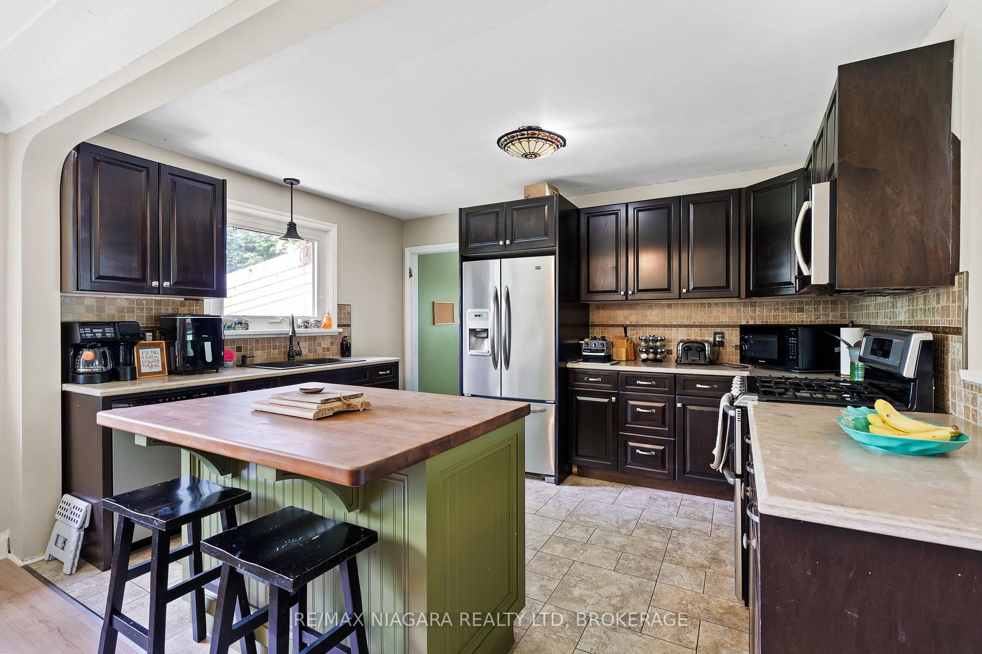 Photo 7 of 1316 Balfour Street, Pelham, Fenwick — HOMEH