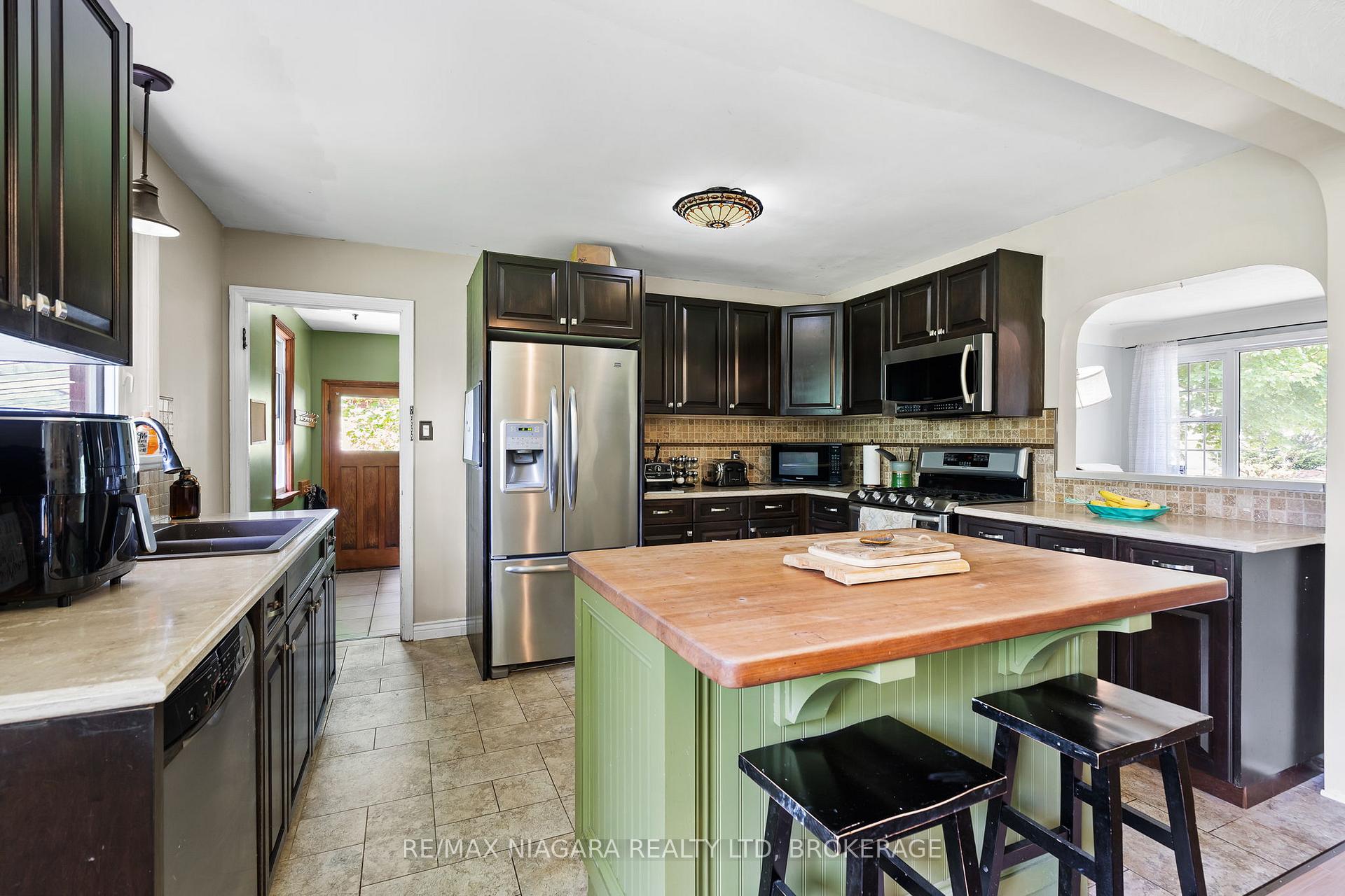 Photo 8 of 1316 Balfour Street, Pelham, Fenwick — HOMEH
