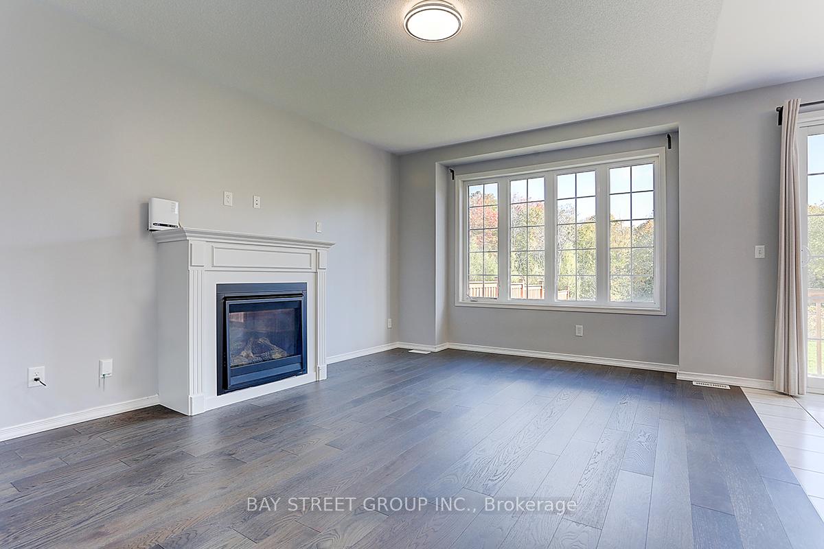 Photo 7 of 2433 Equestrian Crescent, Oshawa, Windfields — HOMEH