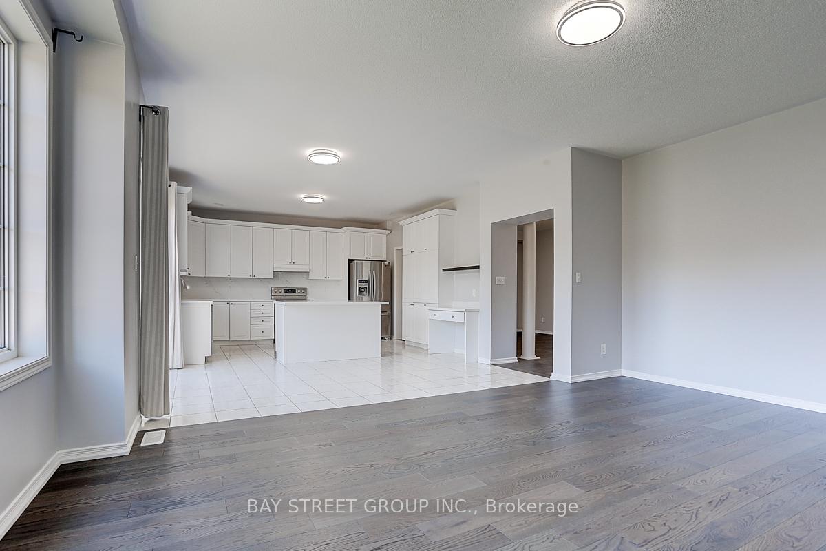 Photo 9 of 2433 Equestrian Crescent, Oshawa, Windfields — HOMEH