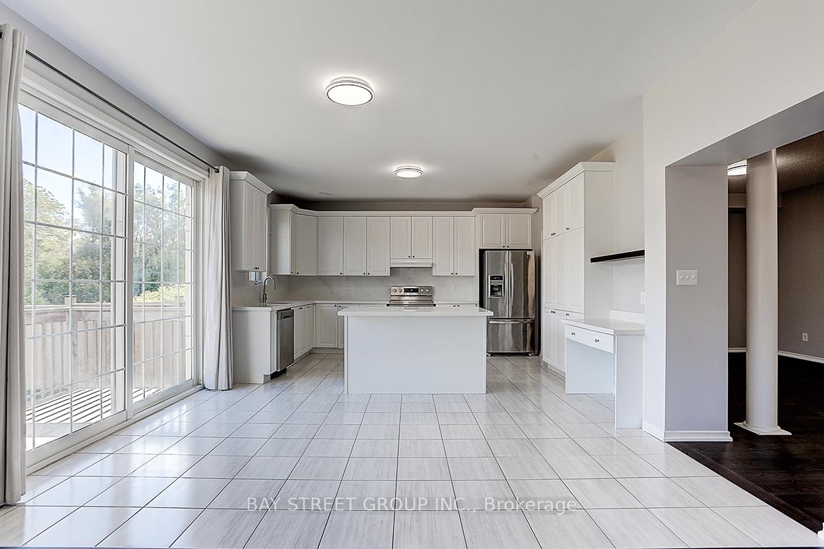 Photo 10 of 2433 Equestrian Crescent, Oshawa, Windfields — HOMEH