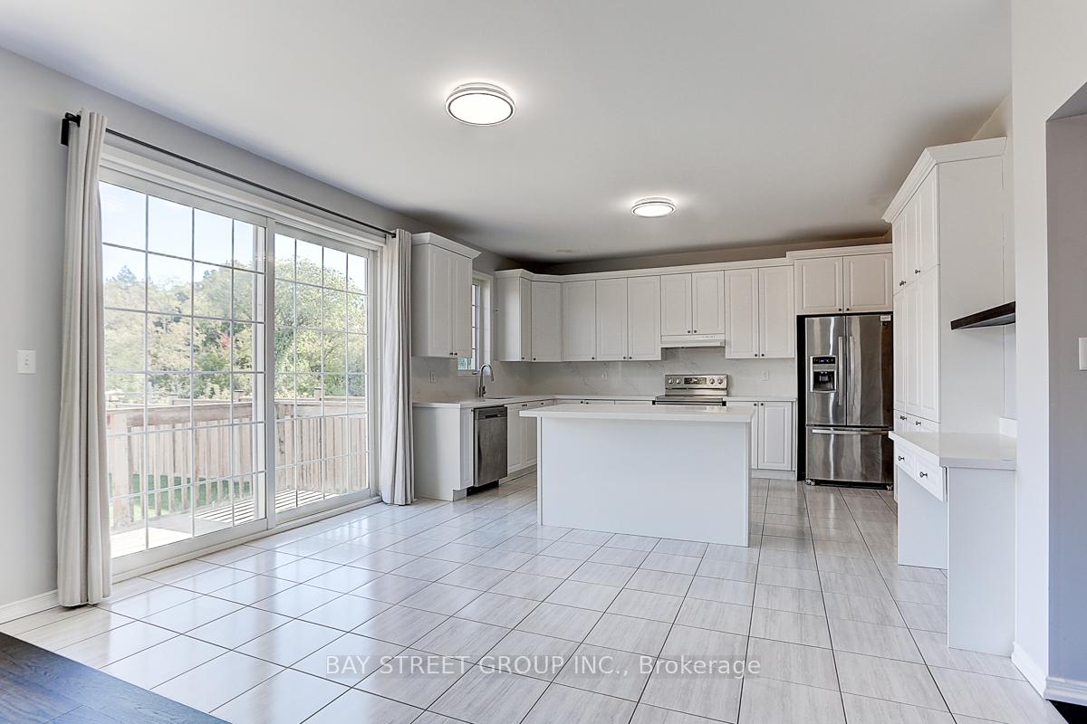 Photo 11 of 2433 Equestrian Crescent, Oshawa, Windfields — HOMEH