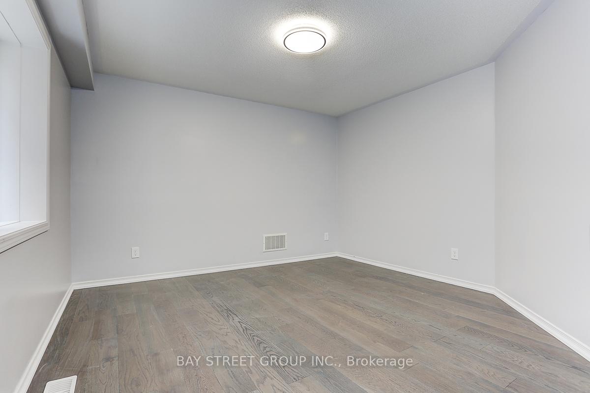 Photo 21 of 2433 Equestrian Crescent, Oshawa, Windfields — HOMEH