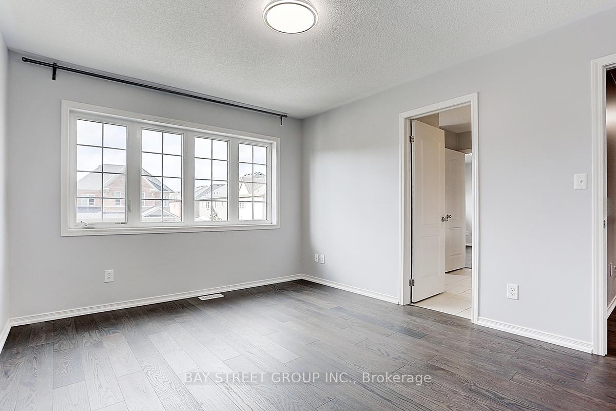 Photo 29 of 2433 Equestrian Crescent, Oshawa, Windfields — HOMEH