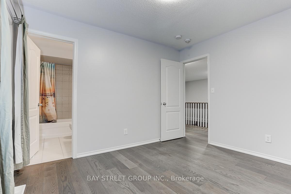 Photo 32 of 2433 Equestrian Crescent, Oshawa, Windfields — HOMEH