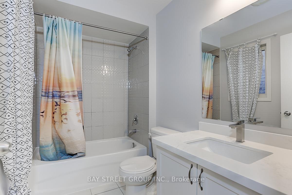 Photo 33 of 2433 Equestrian Crescent, Oshawa, Windfields — HOMEH
